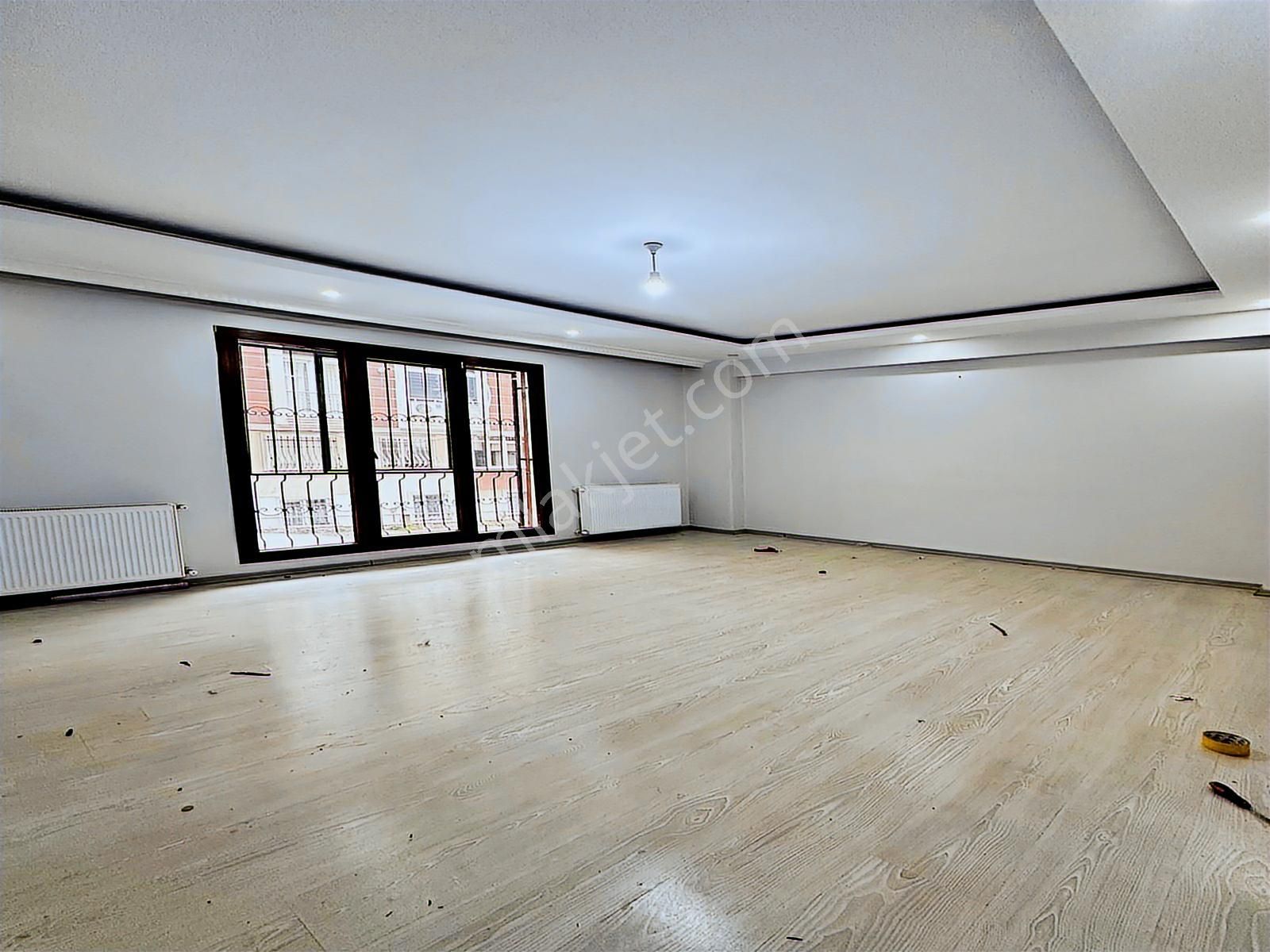 Konak Yapı'dan Metrobüse Yakın 2+1 Kiralık Daire