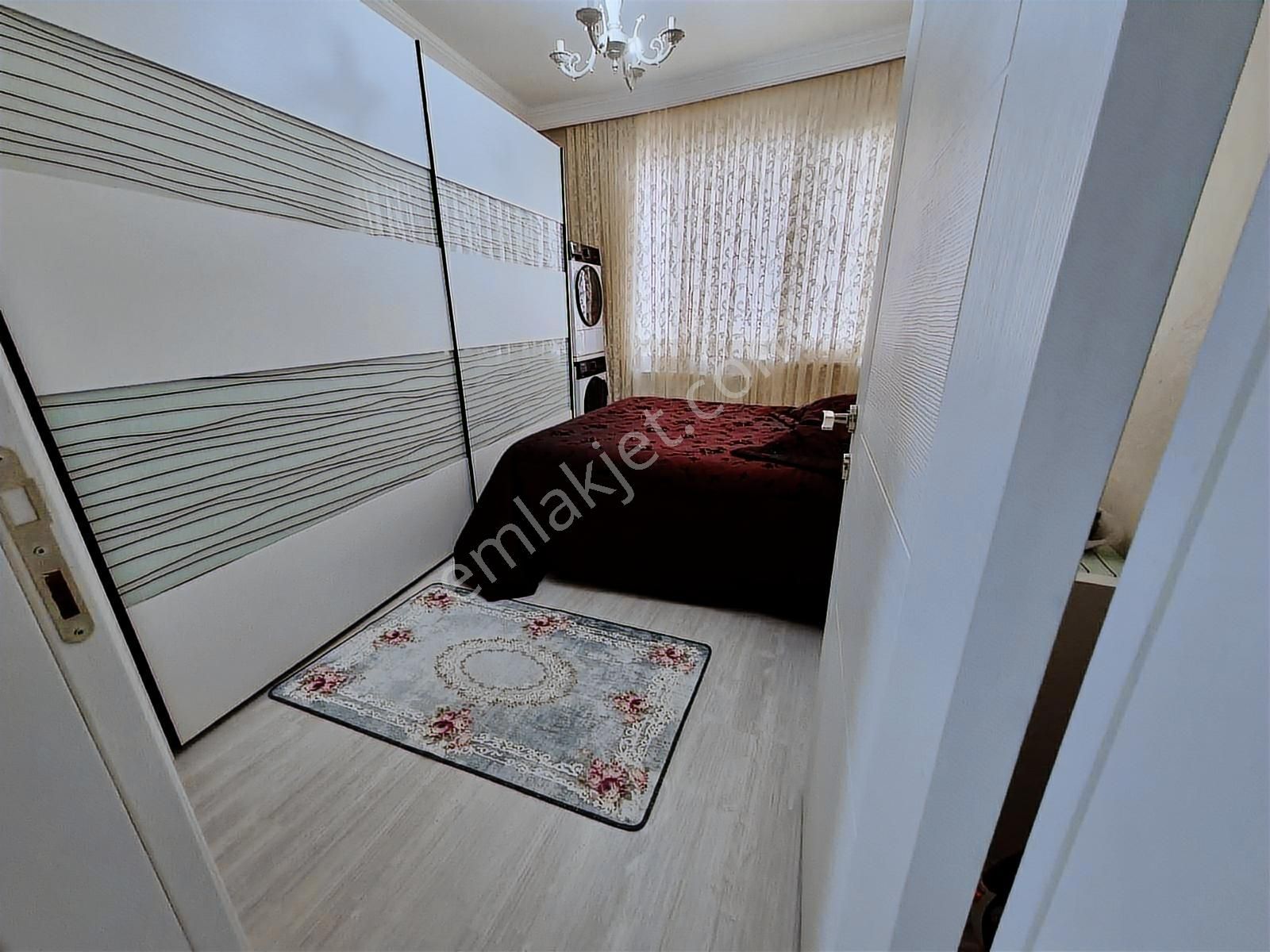 Cerrahpaşa Tıp Fakültesi Karşısı 3.kat 80mk 2+1 Ful Yapılı Temiz - Görsel 23