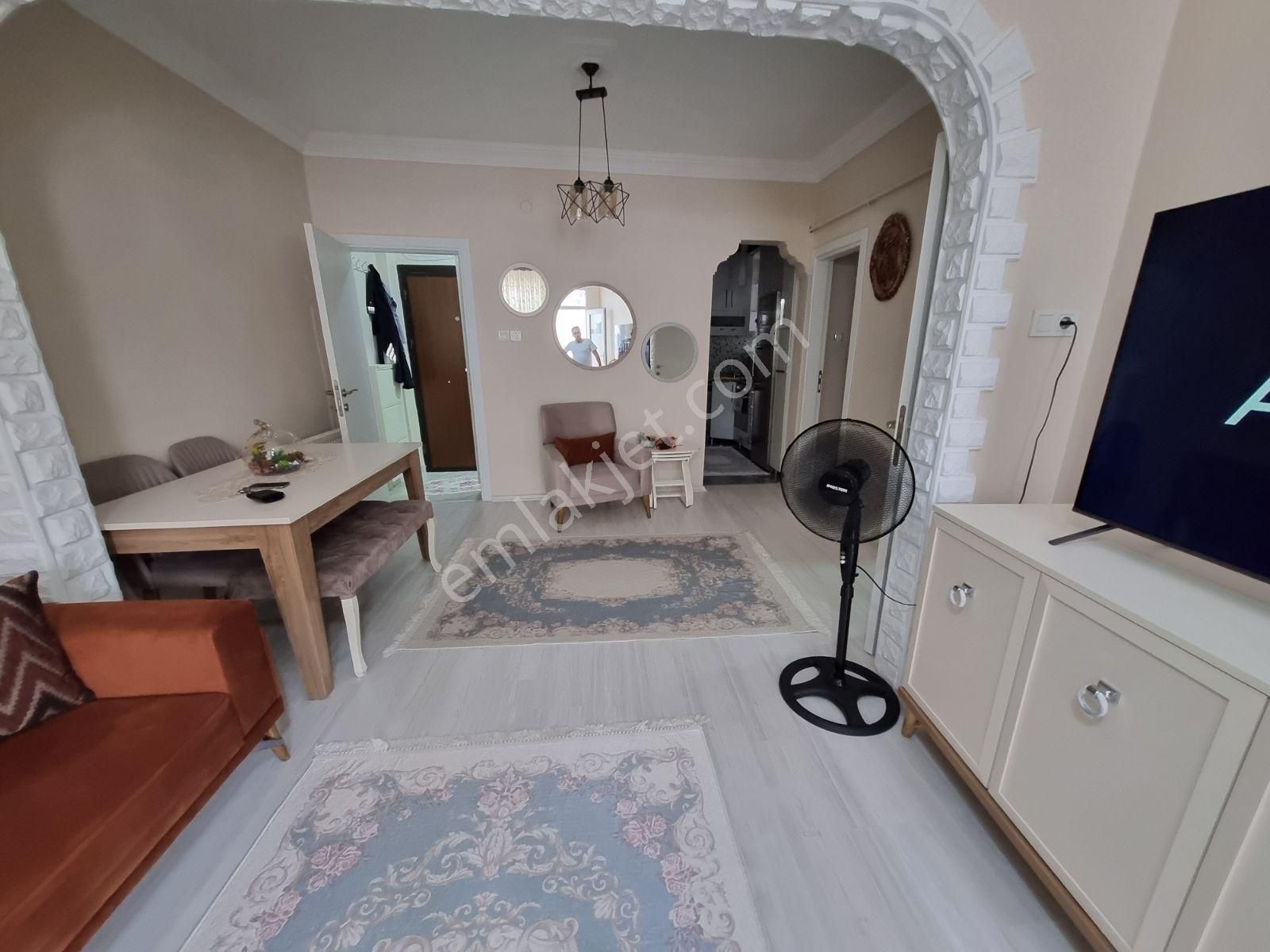 Cerrahpaşa Tıp Fakültesi Karşısı 3.kat 80mk 2+1 Ful Yapılı Temiz - Görsel 14