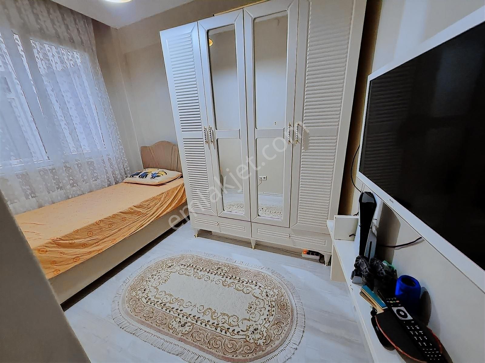 Cerrahpaşa Tıp Fakültesi Karşısı 3.kat 80mk 2+1 Ful Yapılı Temiz - Görsel 22