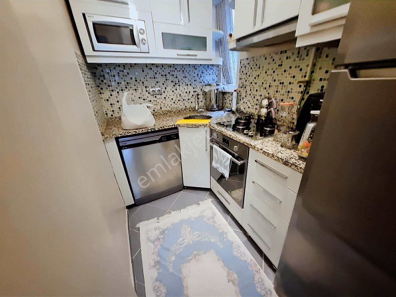 Cerrahpaşa Tıp Fakültesi Karşısı 3.kat 80mk 2+1 Ful Yapılı Temiz - Görsel 21