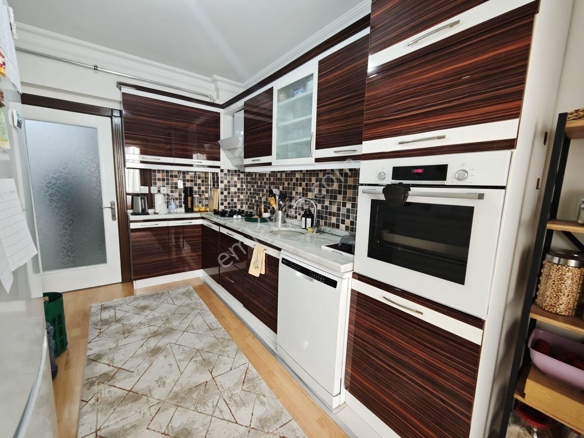 Lider Emlak'tan Güneşevlerde **merkezde** 3+1 Kiralık Daire - Görsel 8
