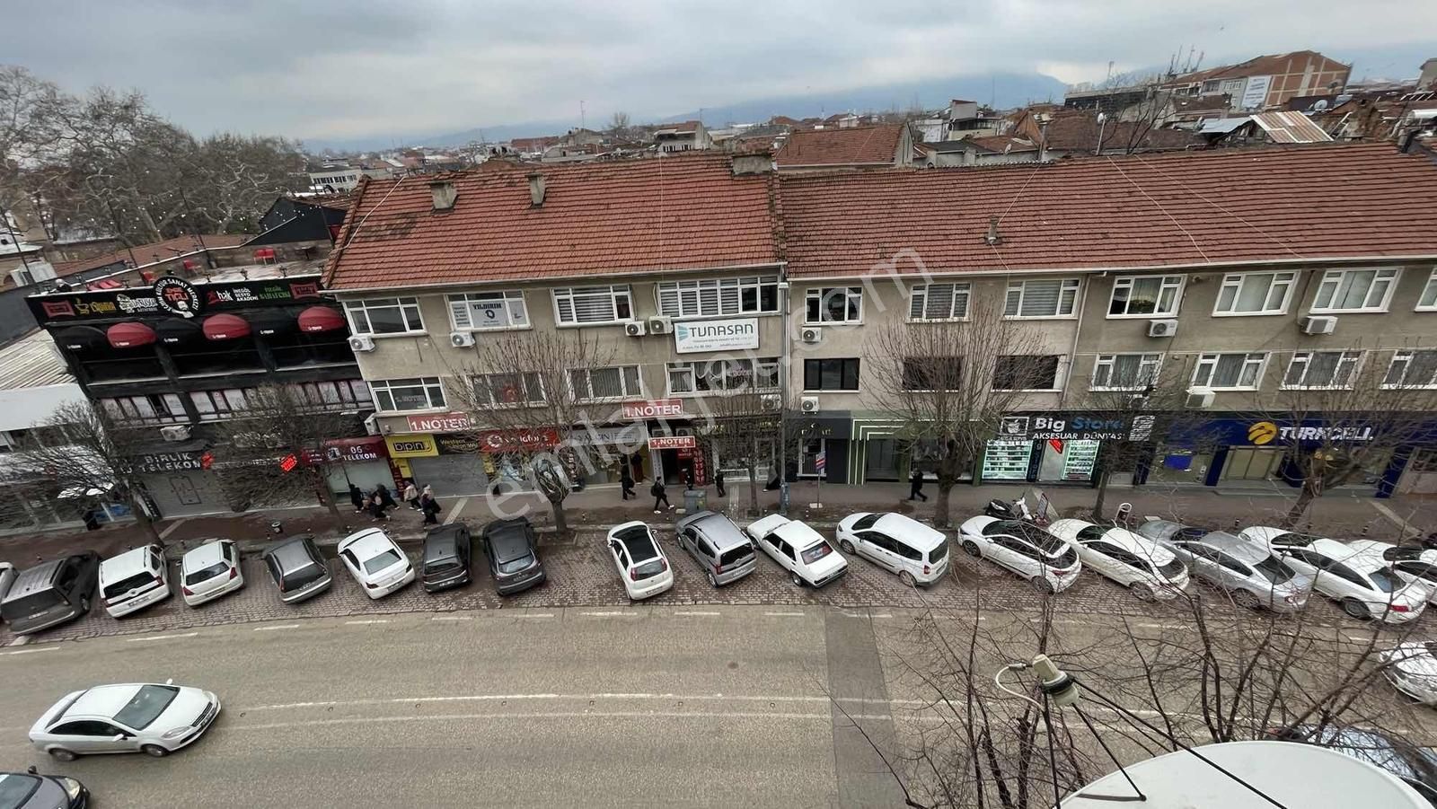 İnegöl Merkezde Kiralık 3+1 160m Cadde Üstü Arakat Daire - Görsel 6