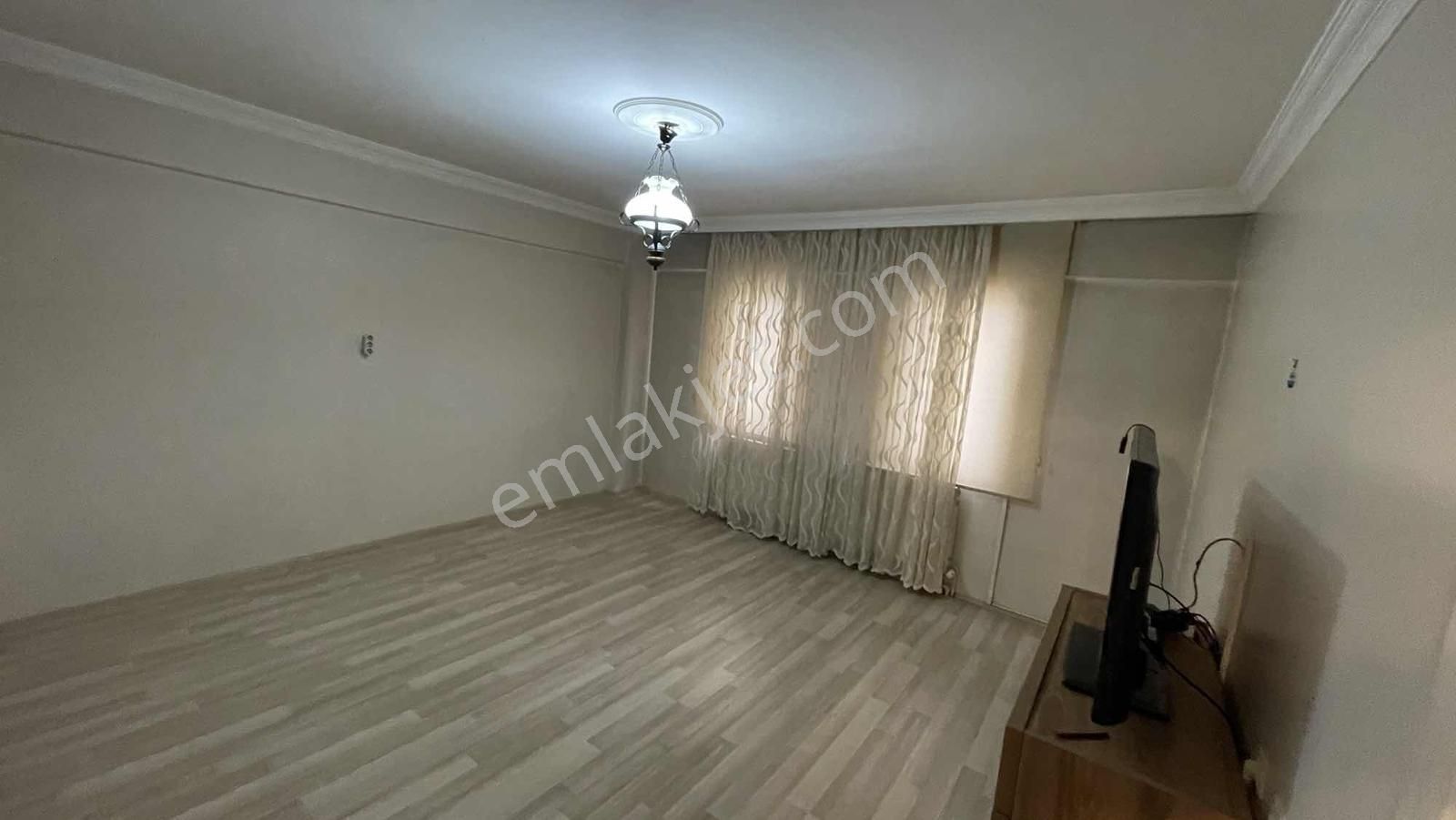 İnegöl Merkezde Kiralık 3+1 160m Cadde Üstü Arakat Daire - Görsel 4