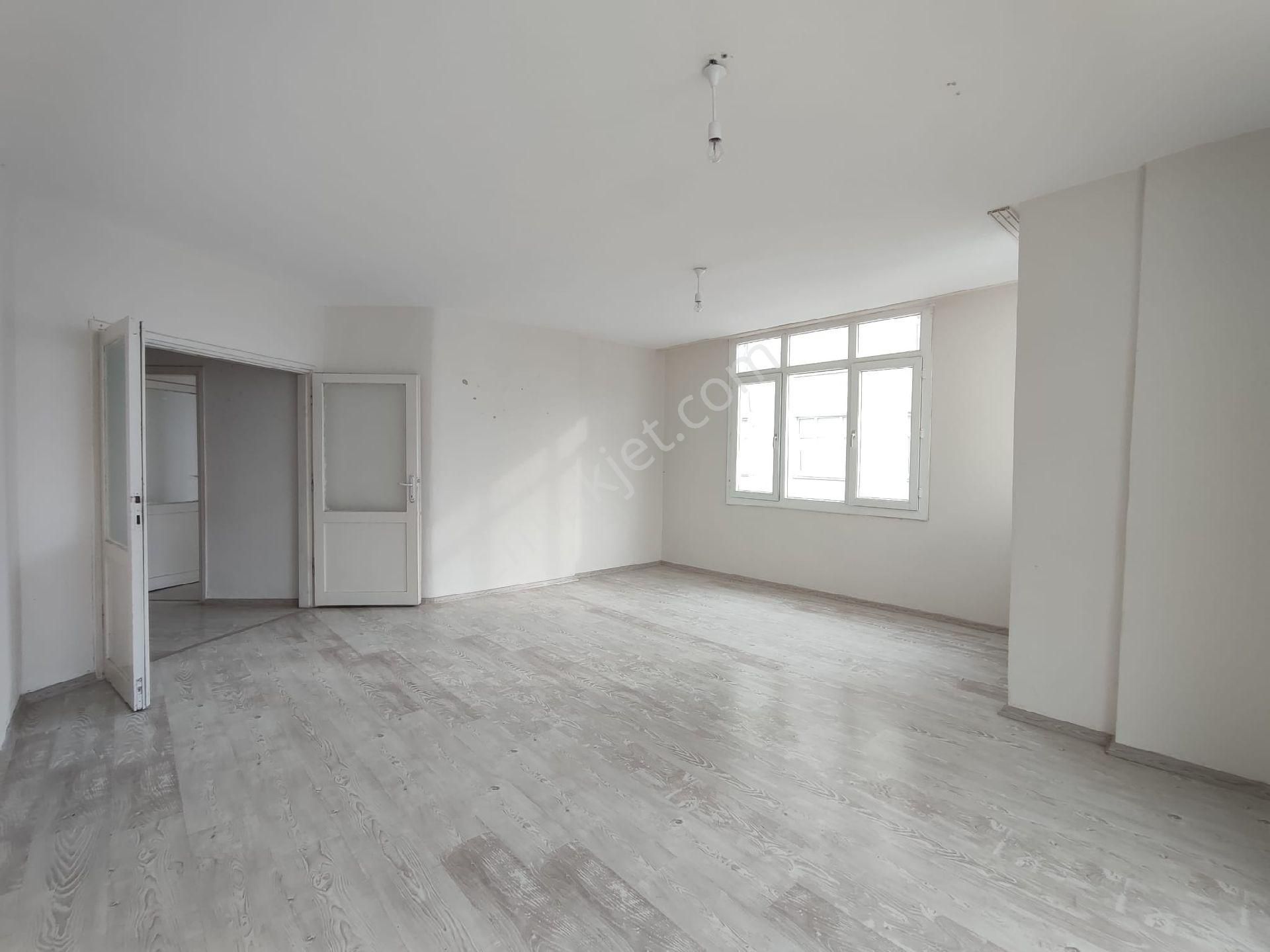 Mavi Bulvr Üzeri Şehitler Parkı Civ Az Katlı 3+1 Geniş Cazip Daire - Görsel 5