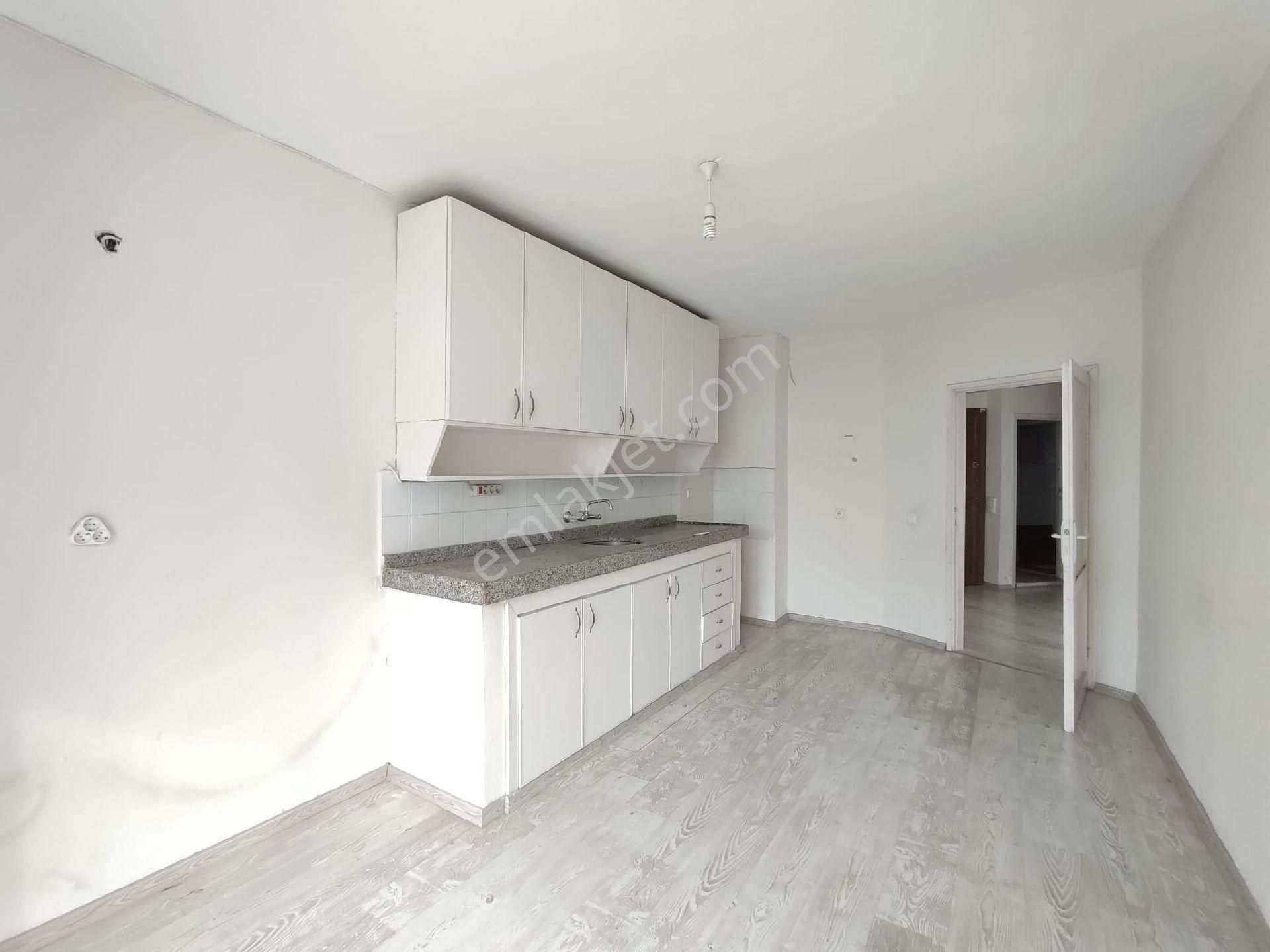 Mavi Bulvr Üzeri Şehitler Parkı Civ Az Katlı 3+1 Geniş Cazip Daire - Görsel 2