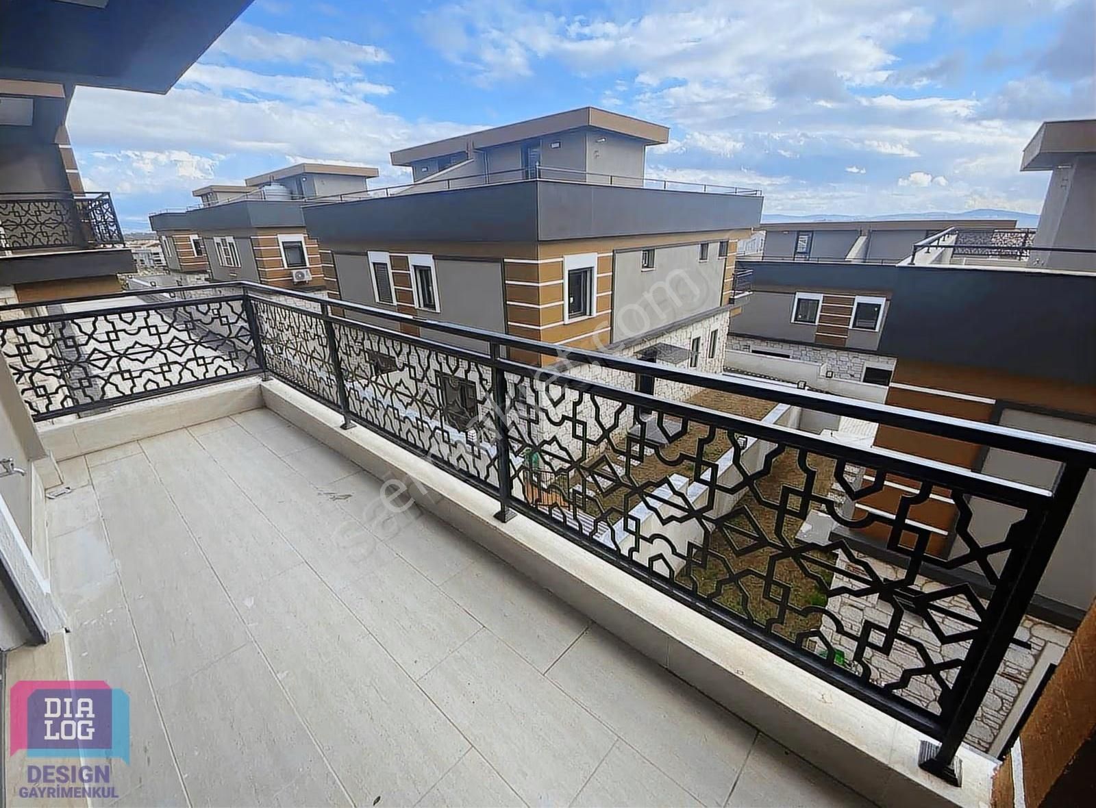 Çandarlı'da Deniz Manzaralı 3+1 Triplex Villa - Görsel 15
