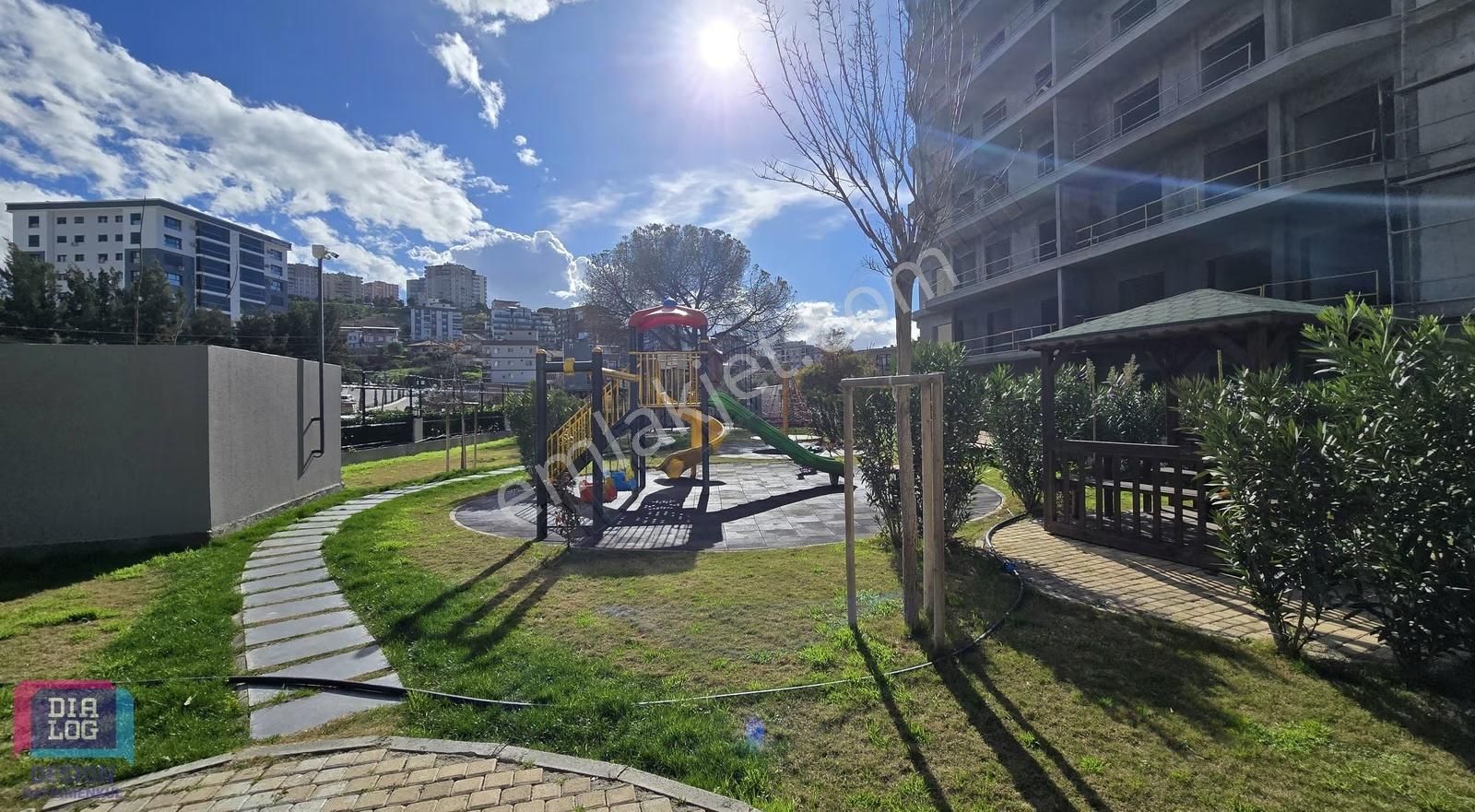 Ulukent Bediha Hanım Sitesi'nde Havuz Cepheli 3+1 Köşe Daire - Görsel 14