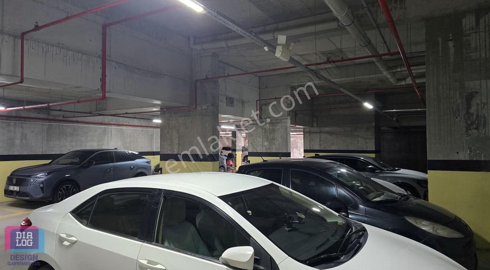 Ulukent Bediha Hanım Sitesi'nde Havuz Cepheli 3+1 Köşe Daire - Görsel 2