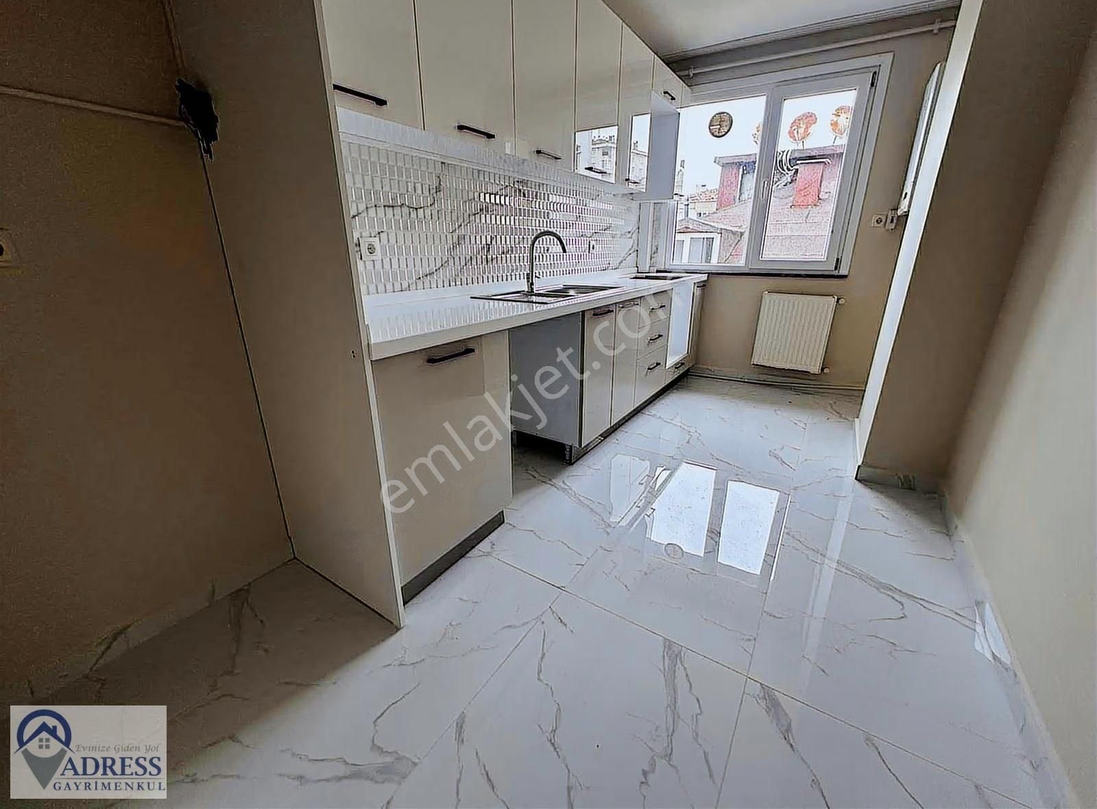 Fındıklı Mah. Marmara Ünv.yanıbaşında Yenilenmiş 4+1 Boş Daire - Görsel 2