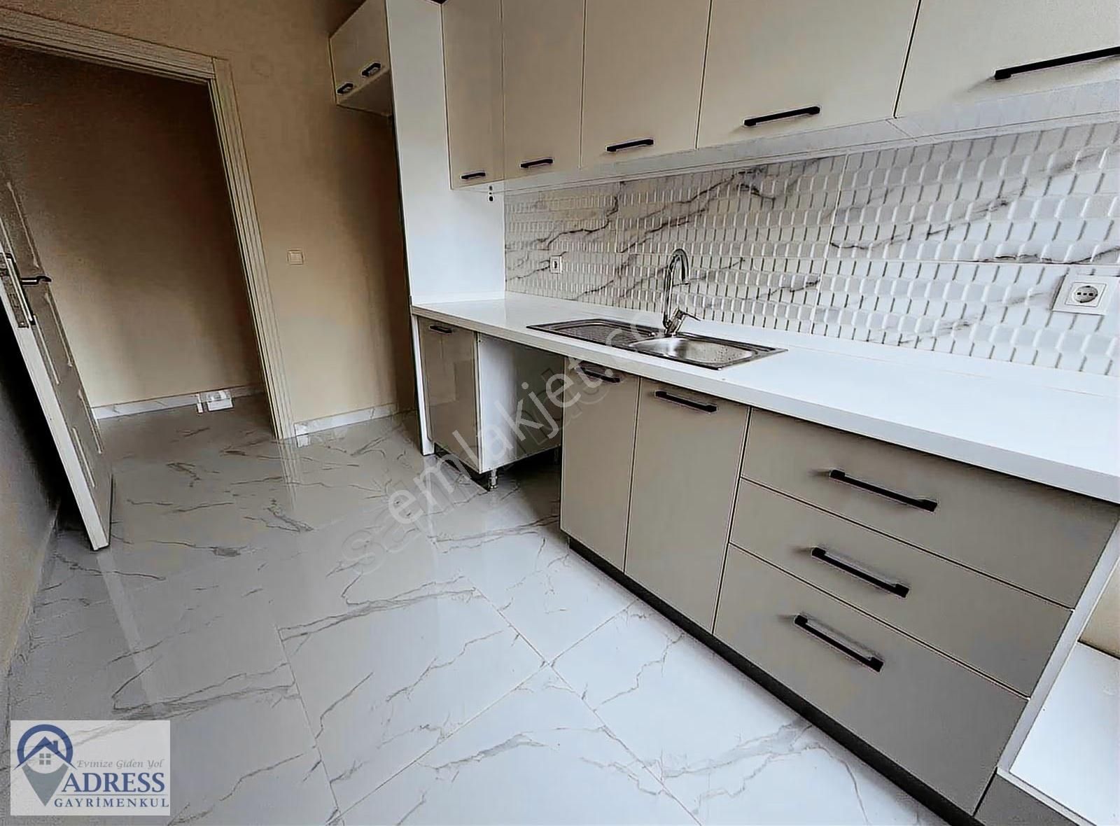 Fındıklı Mah. Marmara Ünv.yanıbaşında Yenilenmiş 4+1 Boş Daire - Görsel 21