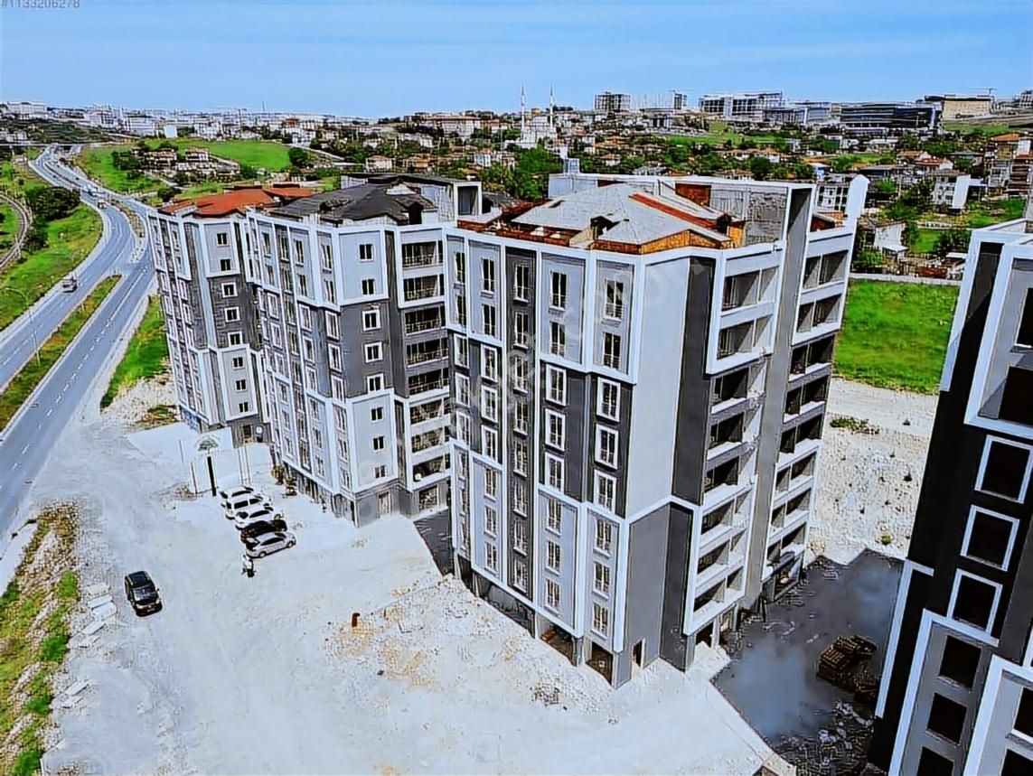 Bahçeşehirde Satılık 1+1 Dire