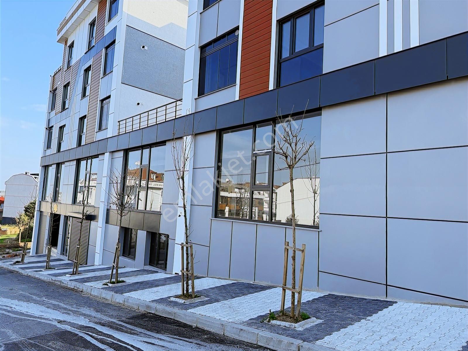 Arnavutköy Nenehatun Da Geniş Ve Merkezi Köşe Satılık İşyeri - Görsel 19