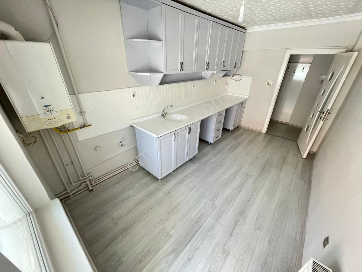 Sincan İstasyon Mah 2+1 Bağımsız Yapılı Geniş Ön Cephe Daire - Görsel 16