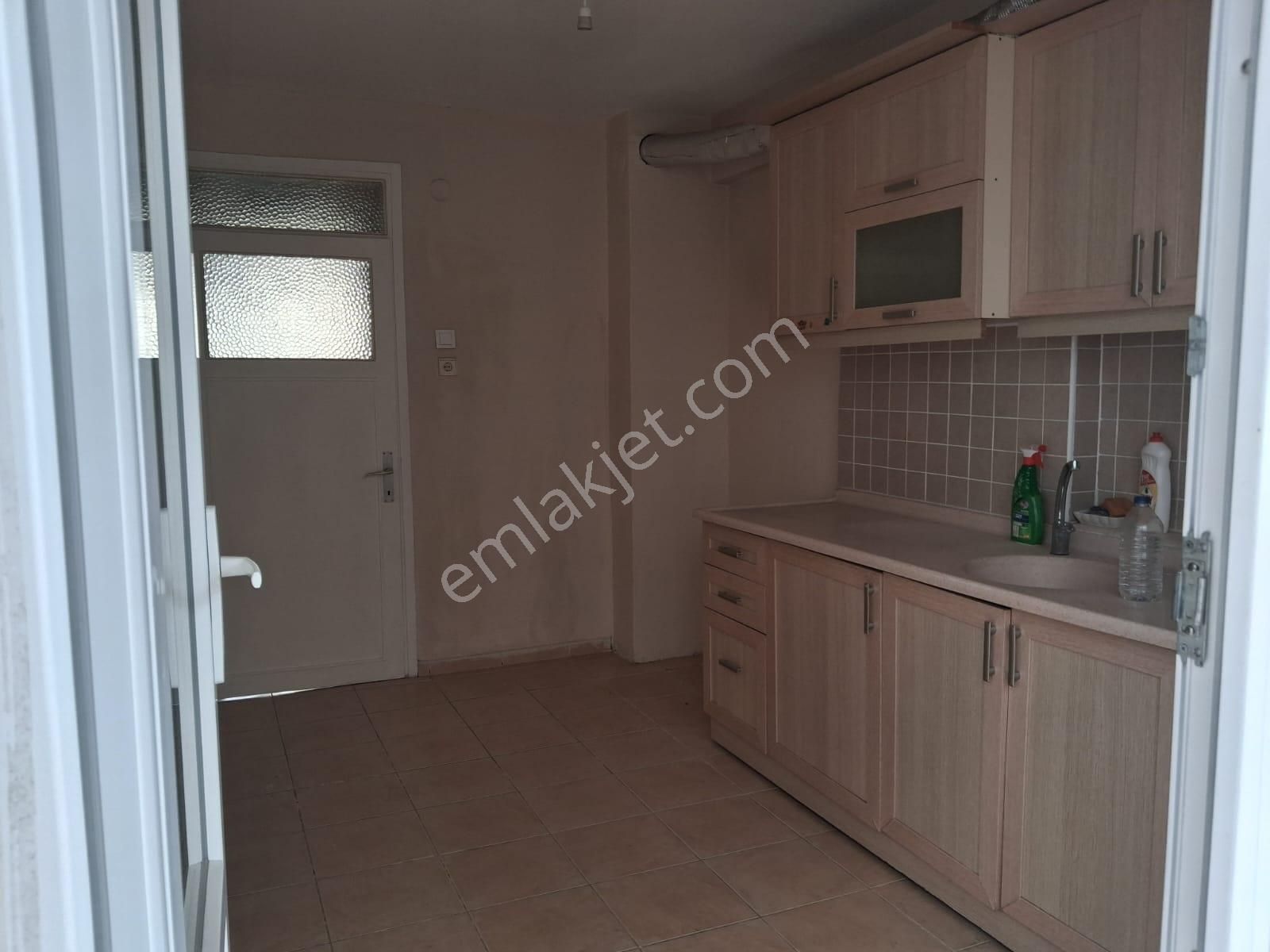 Kuşadası Merkezde Deniz Manzaralı Kiralık 2+1 Daire - Görsel 17