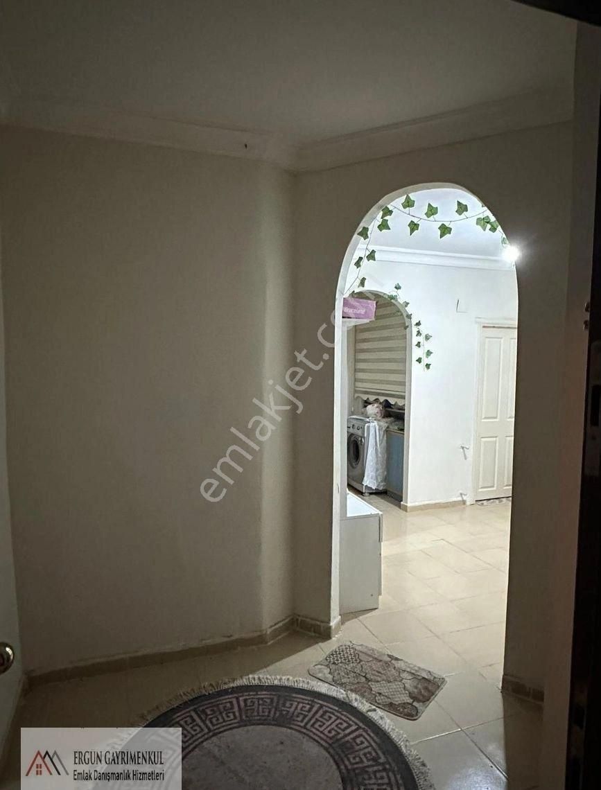 Denize Komşu Lokasyonda, Havuzlu Sitede Geniş Ve Ferah 3+1 Daire - Görsel 3