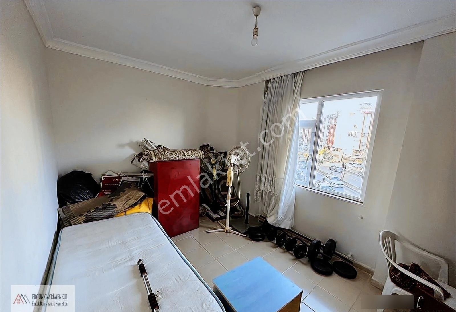 Denize Komşu Lokasyonda, Havuzlu Sitede Geniş Ve Ferah 3+1 Daire - Görsel 2