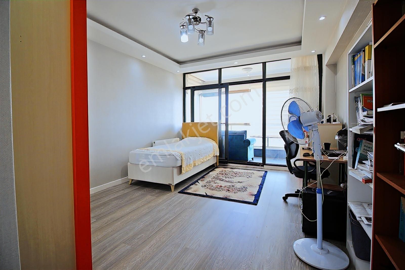 Göksu Parkı Yanı 4 Dönüm Arsa Üzerinde 4+1 Sitede Ön Cephe Daire - Görsel 23