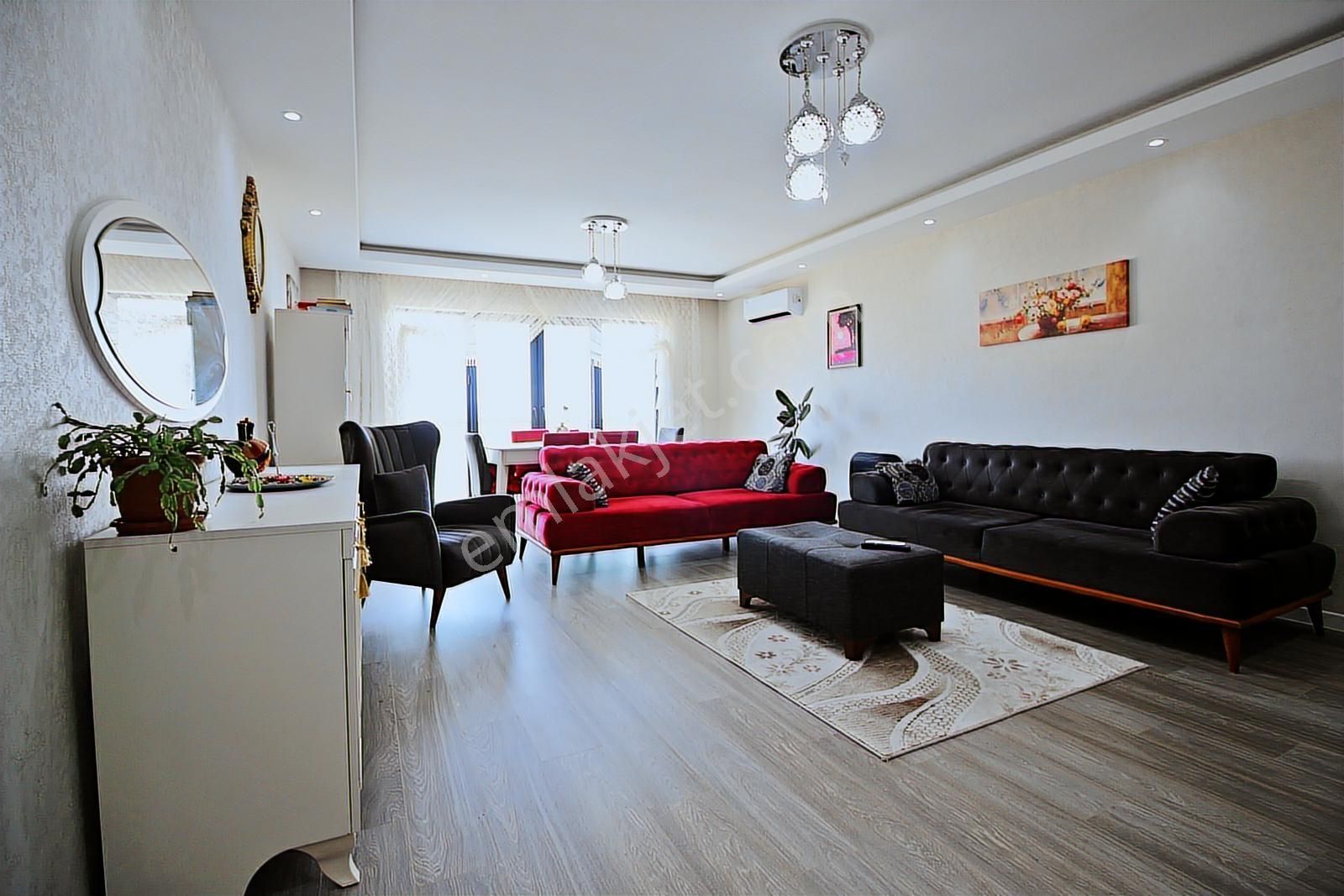 Göksu Parkı Yanı 4 Dönüm Arsa Üzerinde 4+1 Sitede Ön Cephe Daire - Görsel 6