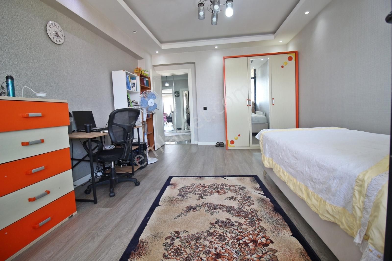 Göksu Parkı Yanı 4 Dönüm Arsa Üzerinde 4+1 Sitede Ön Cephe Daire - Görsel 19