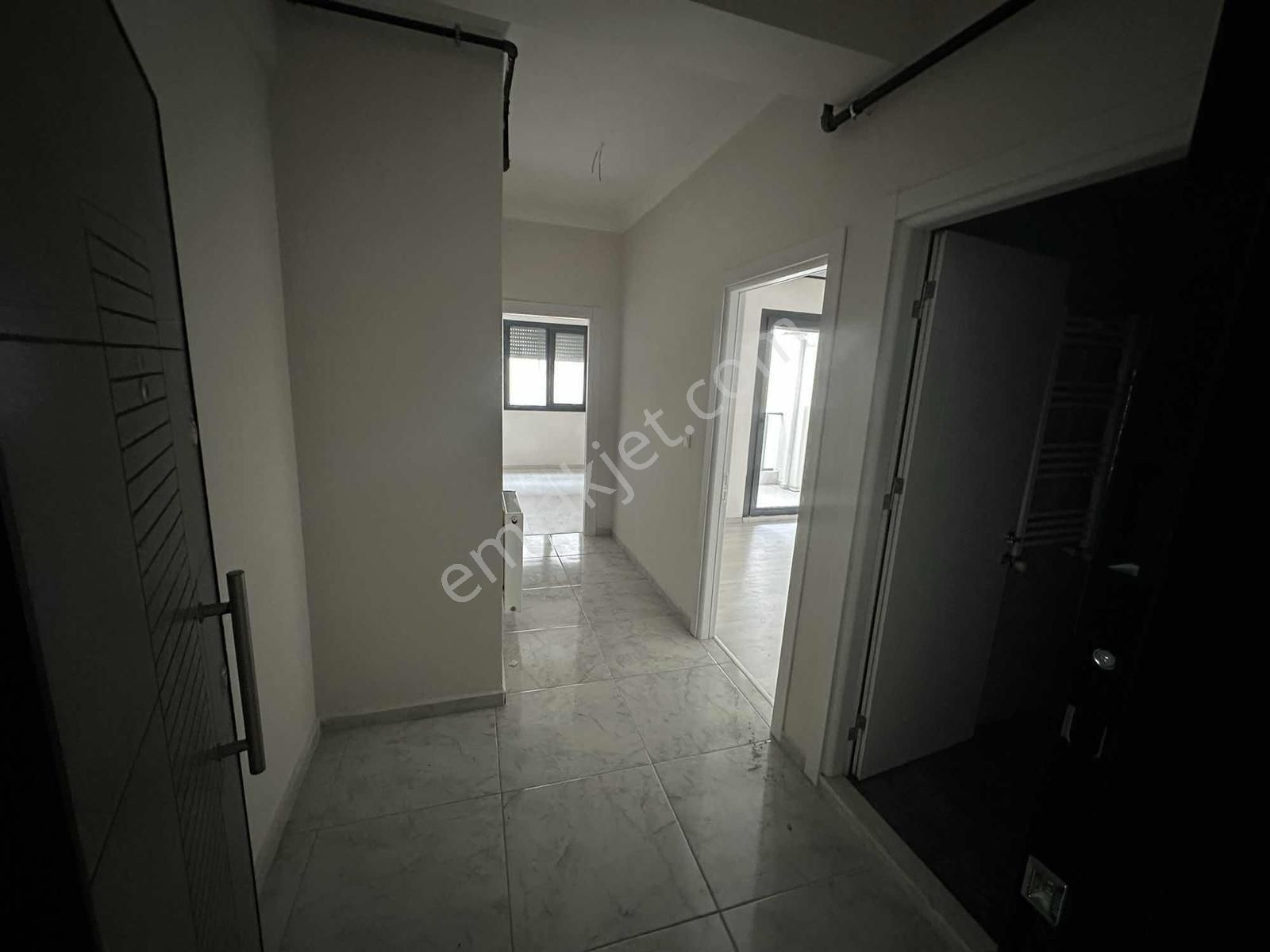 Acill - Çevik 1 Meydan Yakını Asansörlü 2+1 Yeni Daire - Görsel 3