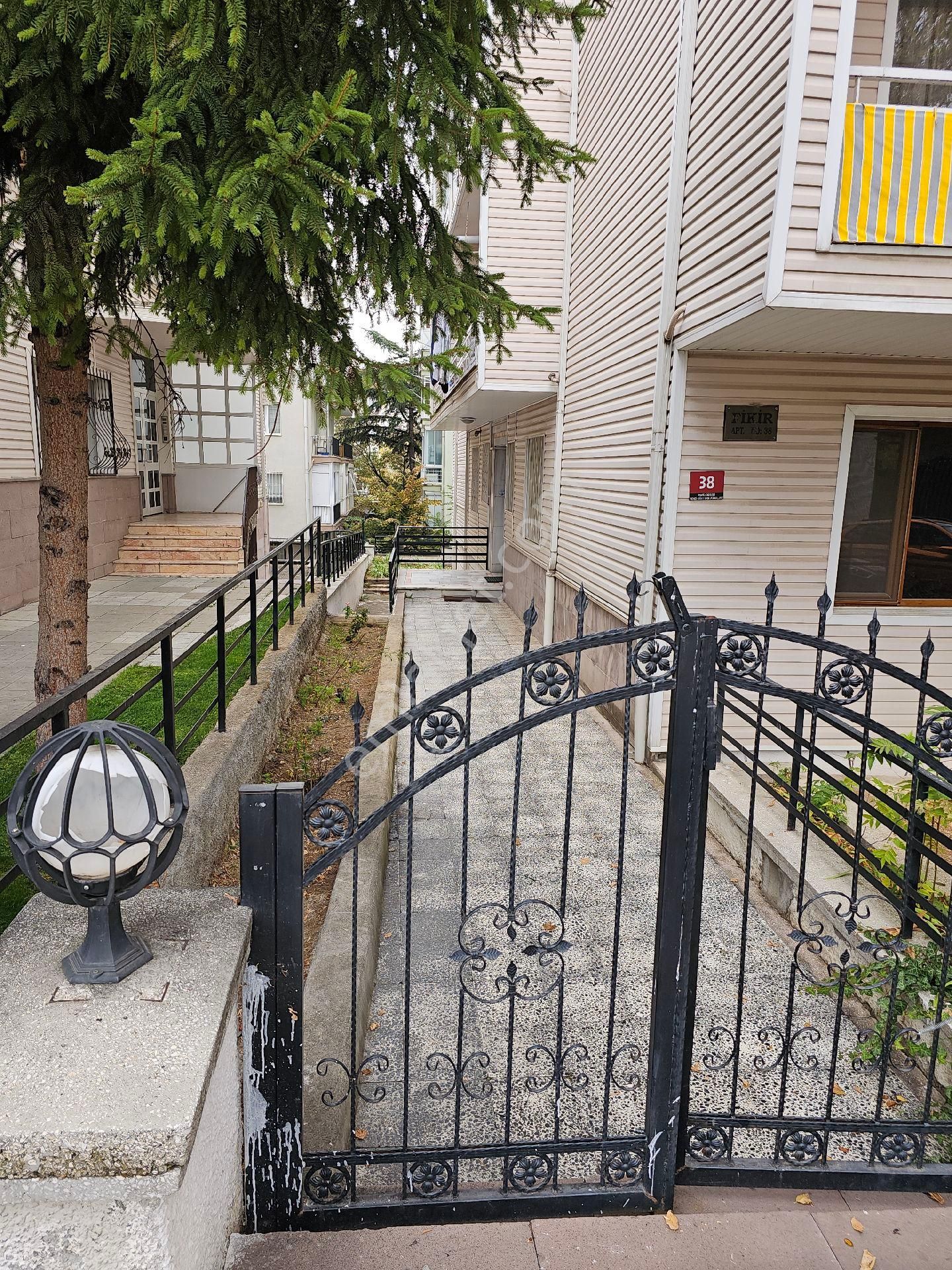 Paris Caddesin De Temiz Eşyalı 1+1