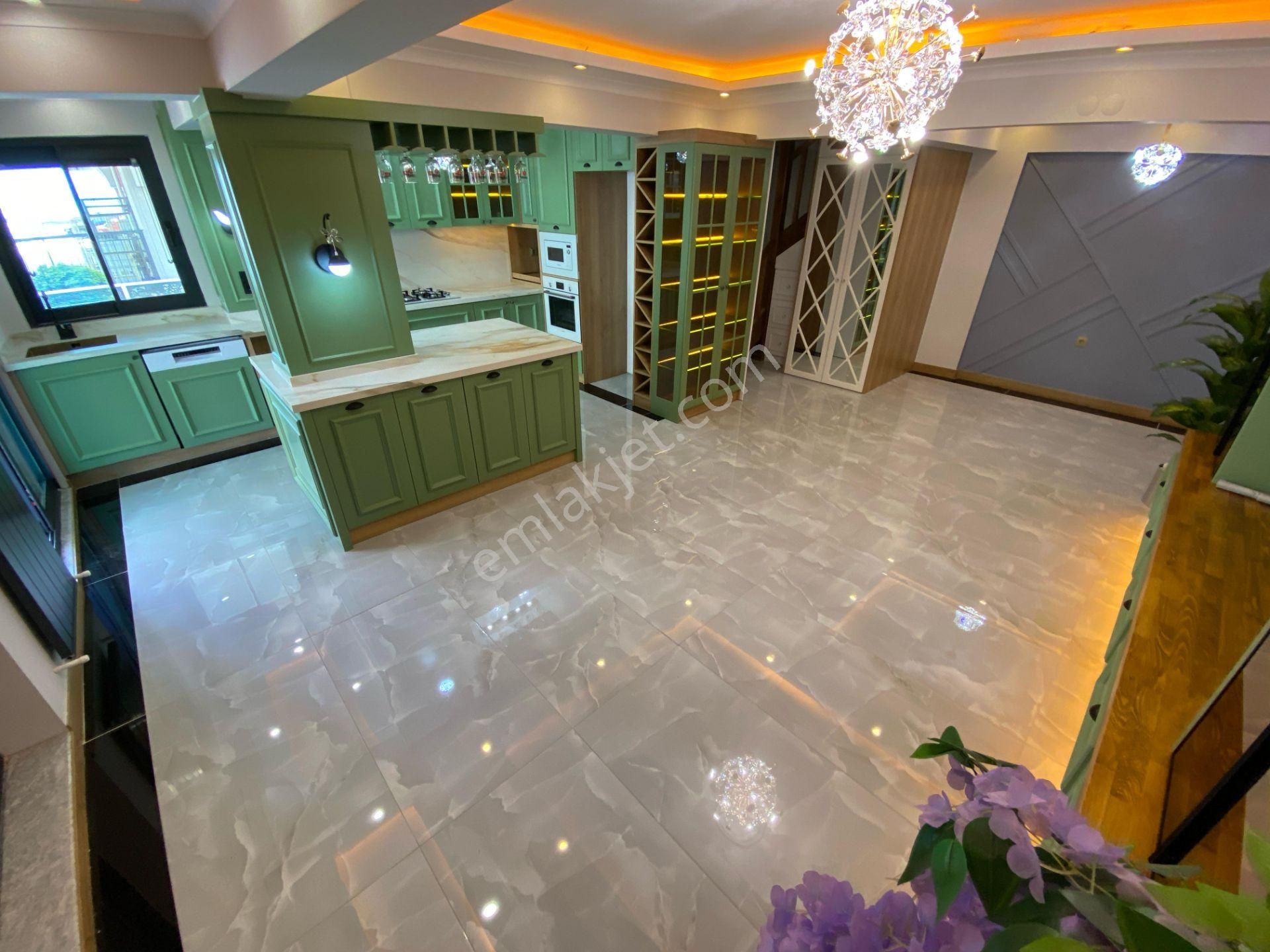 Irmaksudan Akçay Kordon Da Denize 50m Özel Tasarım 5+1 Villa