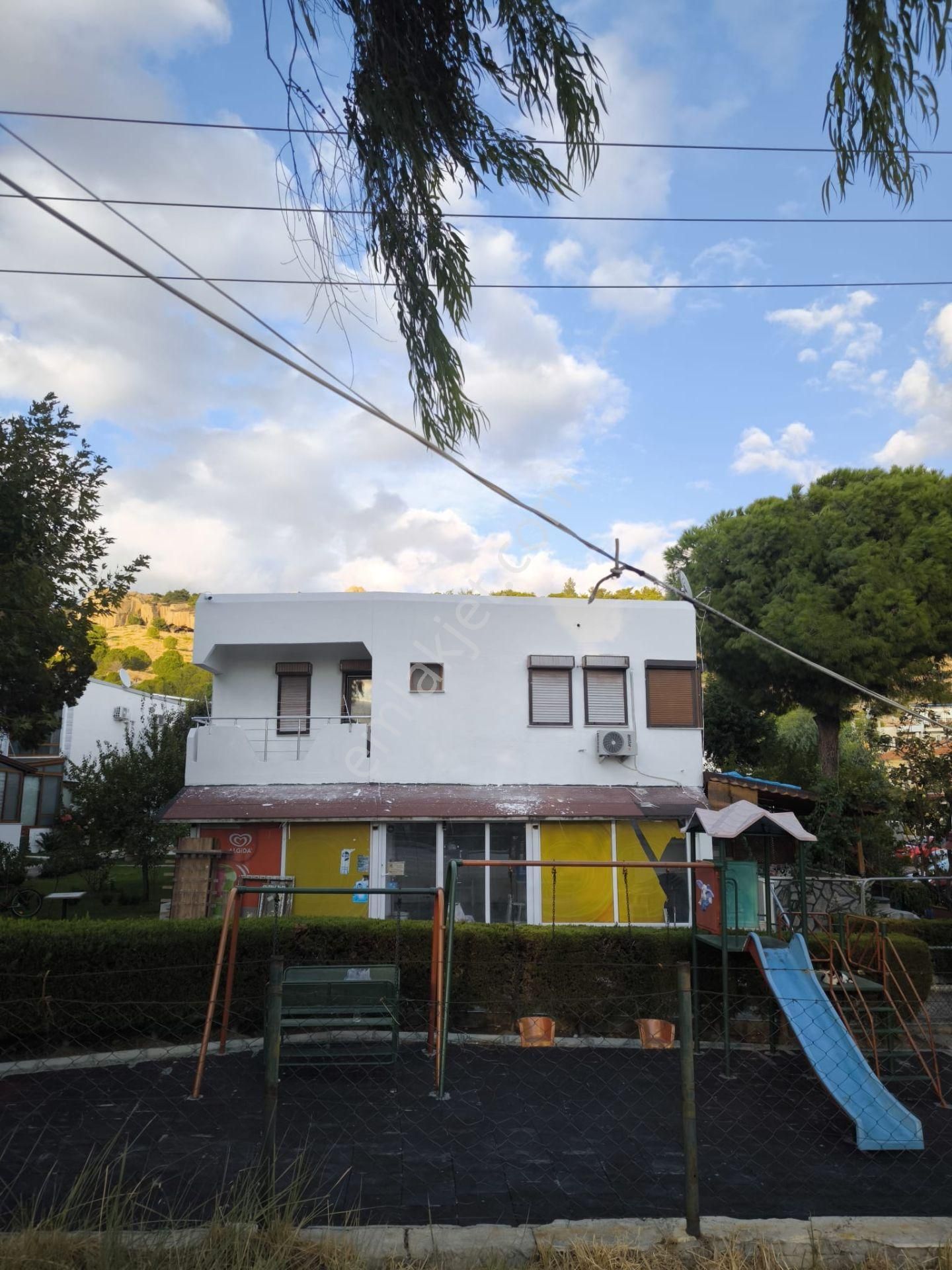 Eski Foça'da Site Girişinde Ofis + Deniz Manzaralı 1+1 Villa - Görsel 5