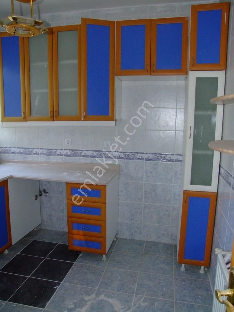 Satılık Villa Dairesi Düz Giriş Kat 3+1 +veranda Bahçe - Görsel 18
