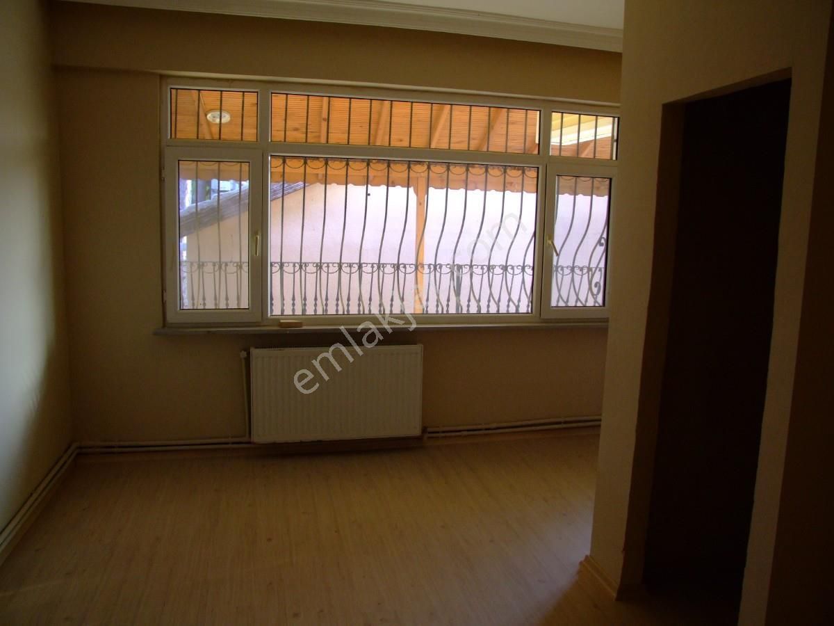 Satılık Villa Dairesi Düz Giriş Kat 3+1 +veranda Bahçe - Görsel 11