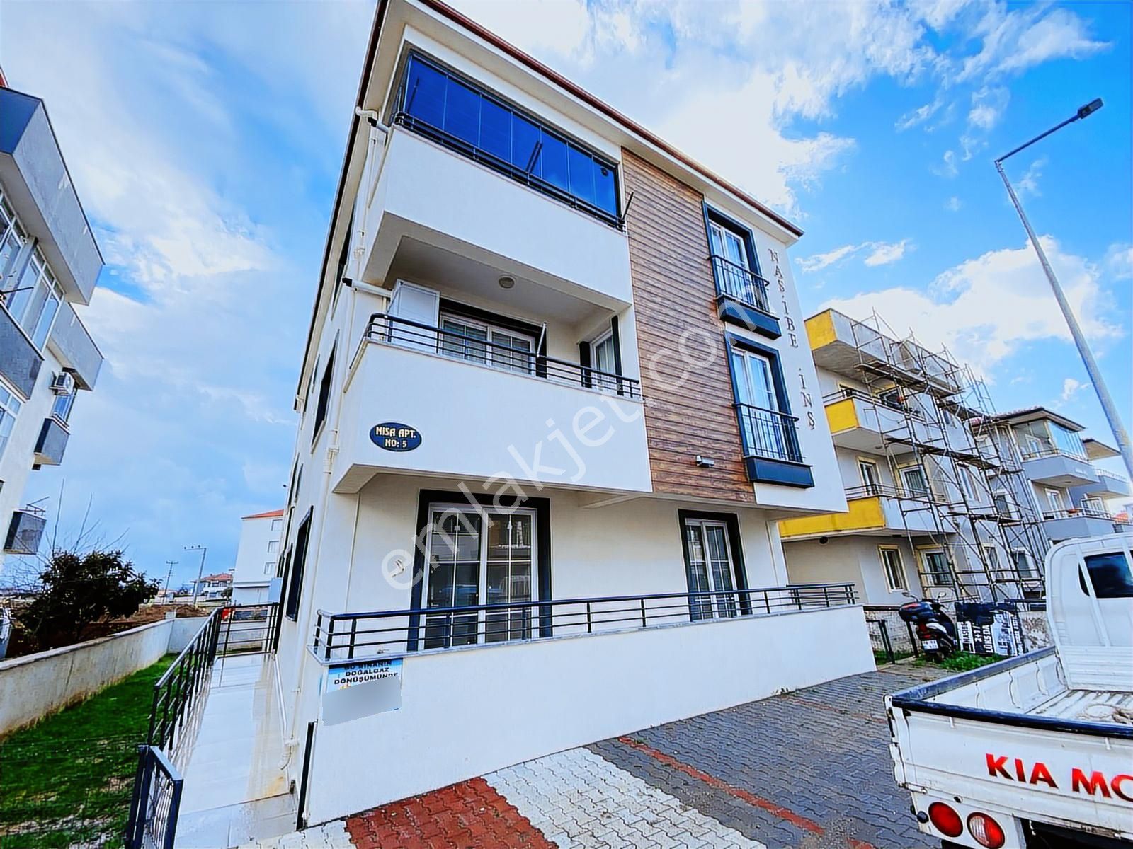 Hastane Bölgesinde Full Eşyalı Ara Kat Satılık Geniş 1+1 Daire - Görsel 18