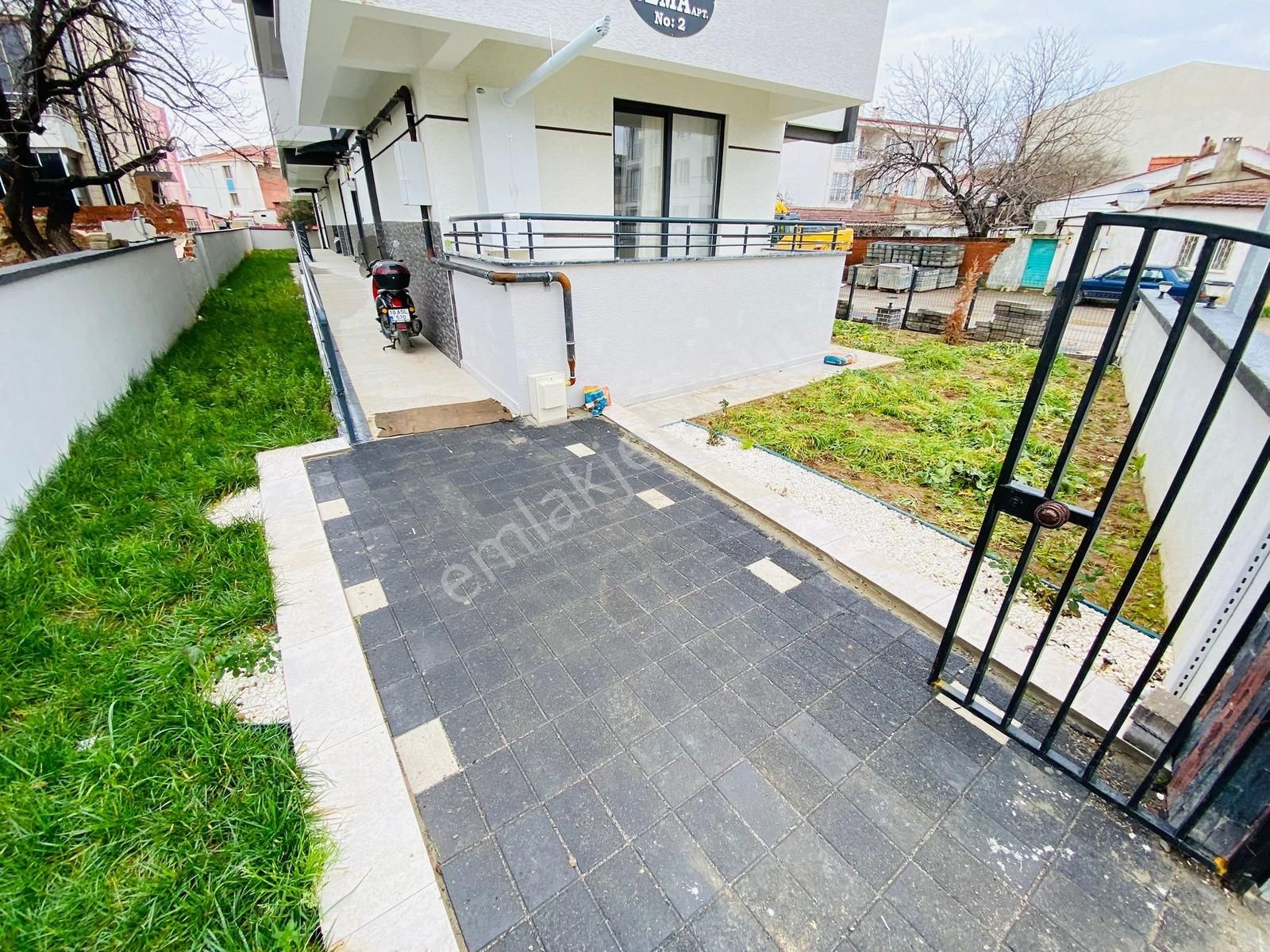 Hastane Bölgesinde Muhteşem Konumda Ara Kat Lüx 2+1 Daire - Görsel 6