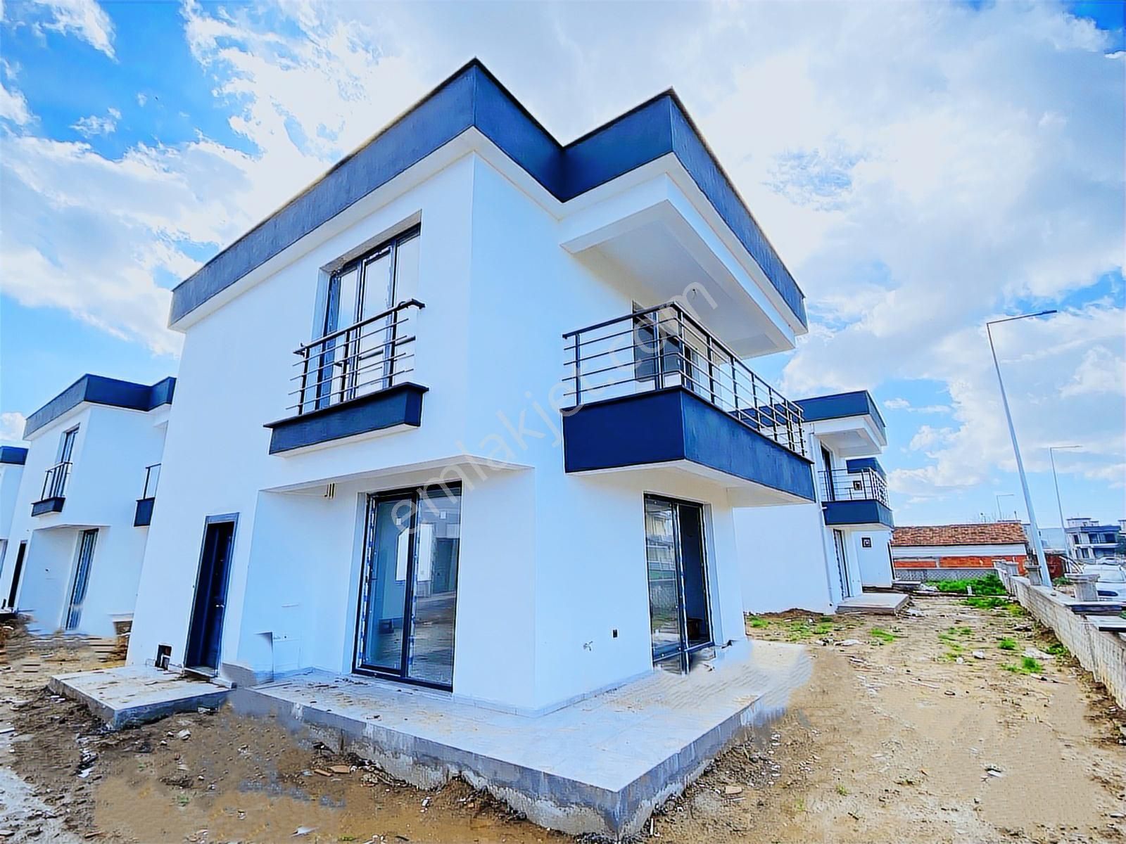 Gömeç'te Sahil Bölgesinde Satılık 3+1 Site İçerisinde Villa