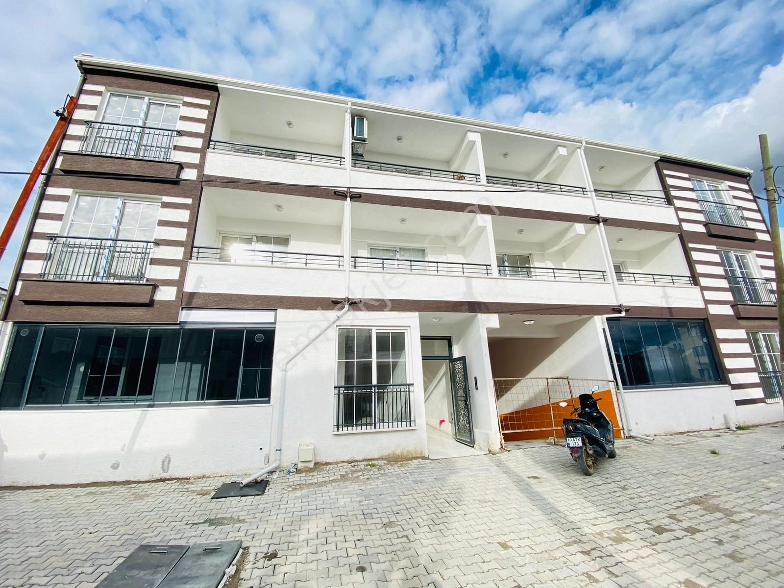 Gömeç Mithatpaşa Mah. Satılık 63 Metre Kare 1+1 Daire