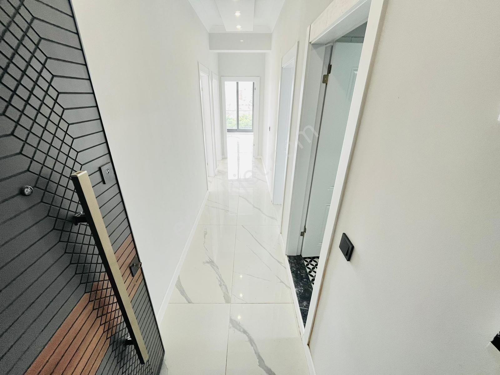 Gömeç Çarşı Merkezinde Satılık Ebeveyn Banyolu 2+1 Daire - Görsel 4