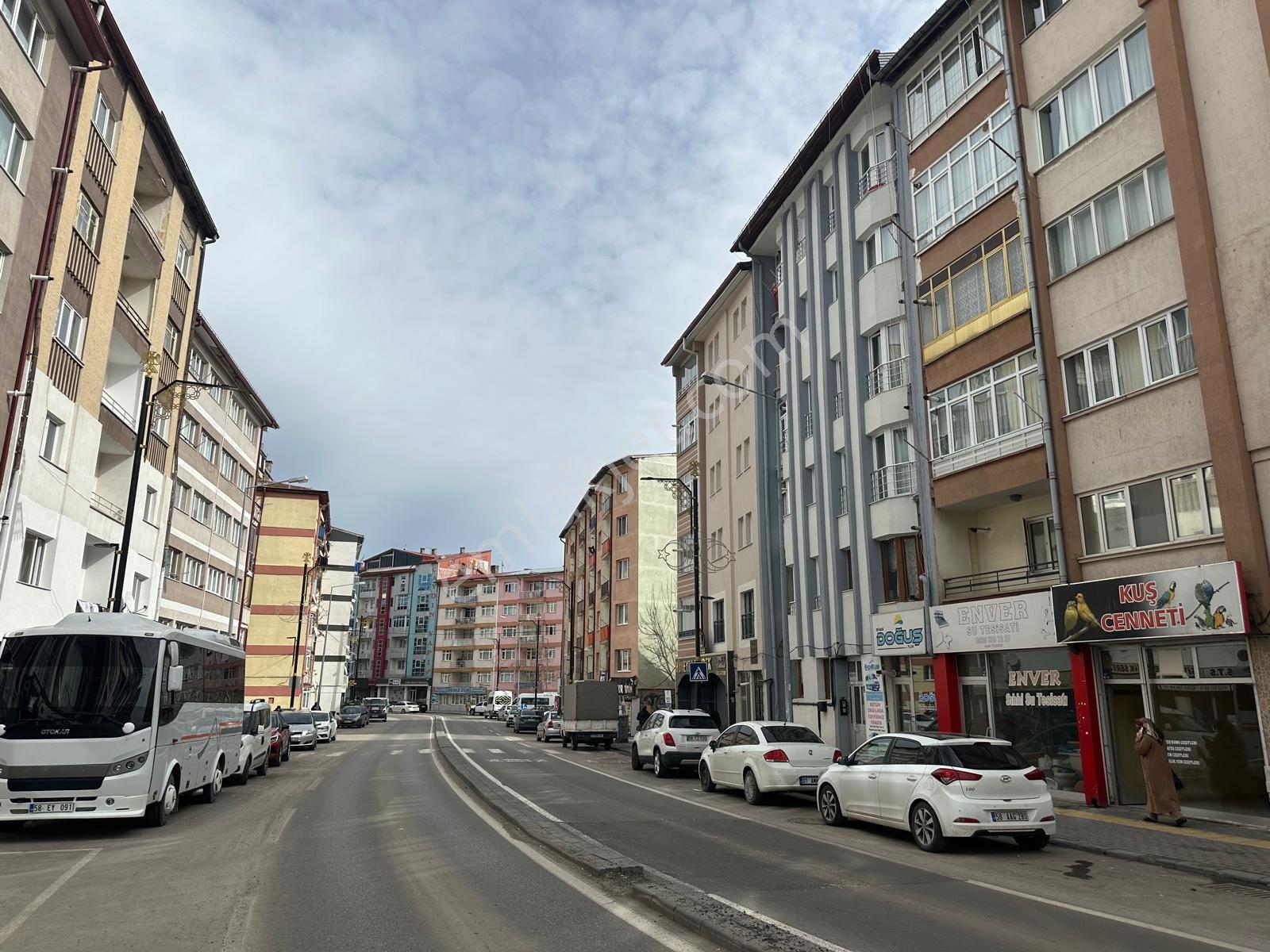 Karahan Emlak'tan Halil Rıfat Paşa Caddesi Üzerinde 45 M² Kiralık Dükkan - Görsel 5