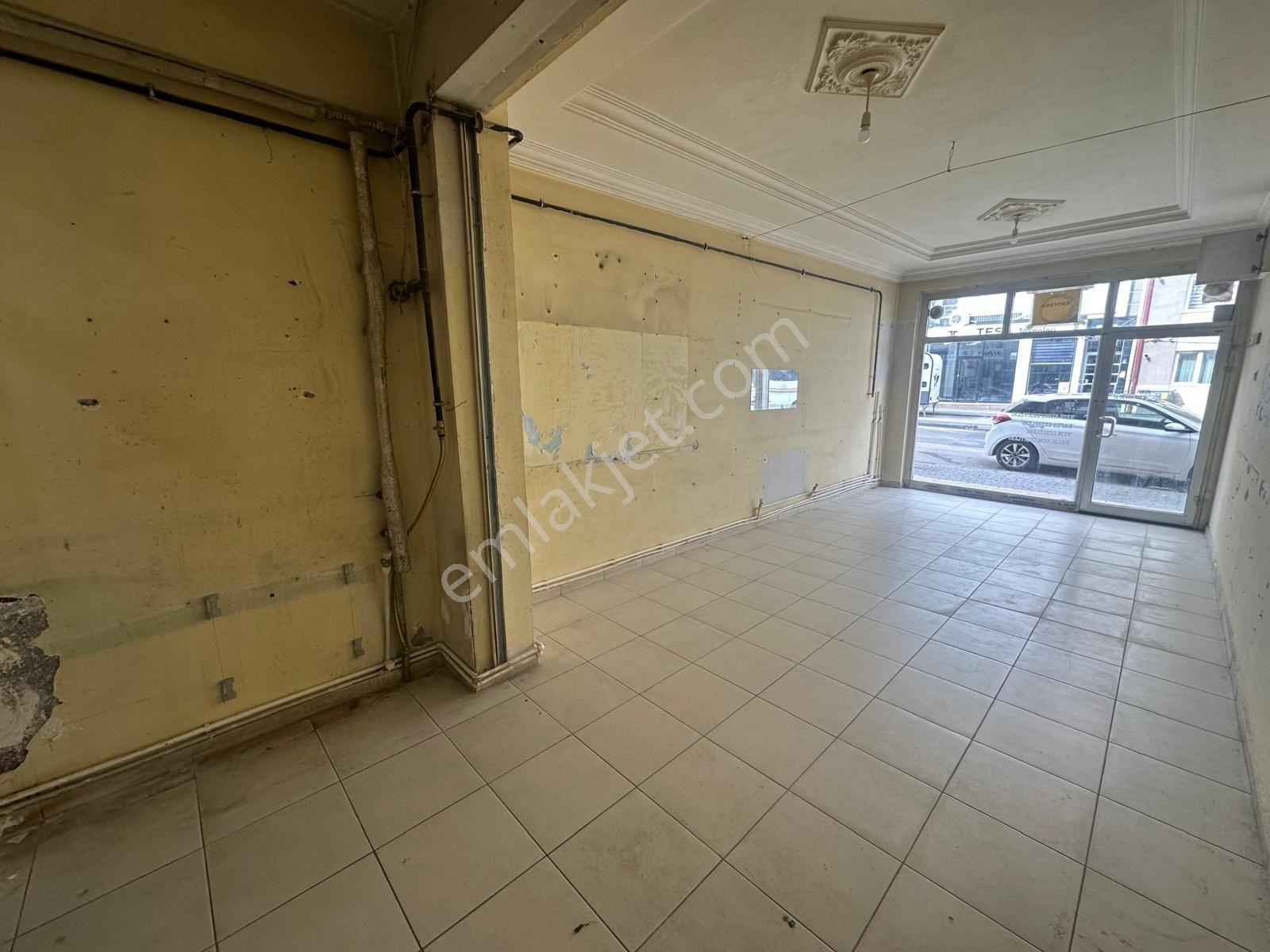 Karahan Emlak'tan Halil Rıfat Paşa Caddesi Üzerinde 45 M² Kiralık Dükkan - Görsel 13