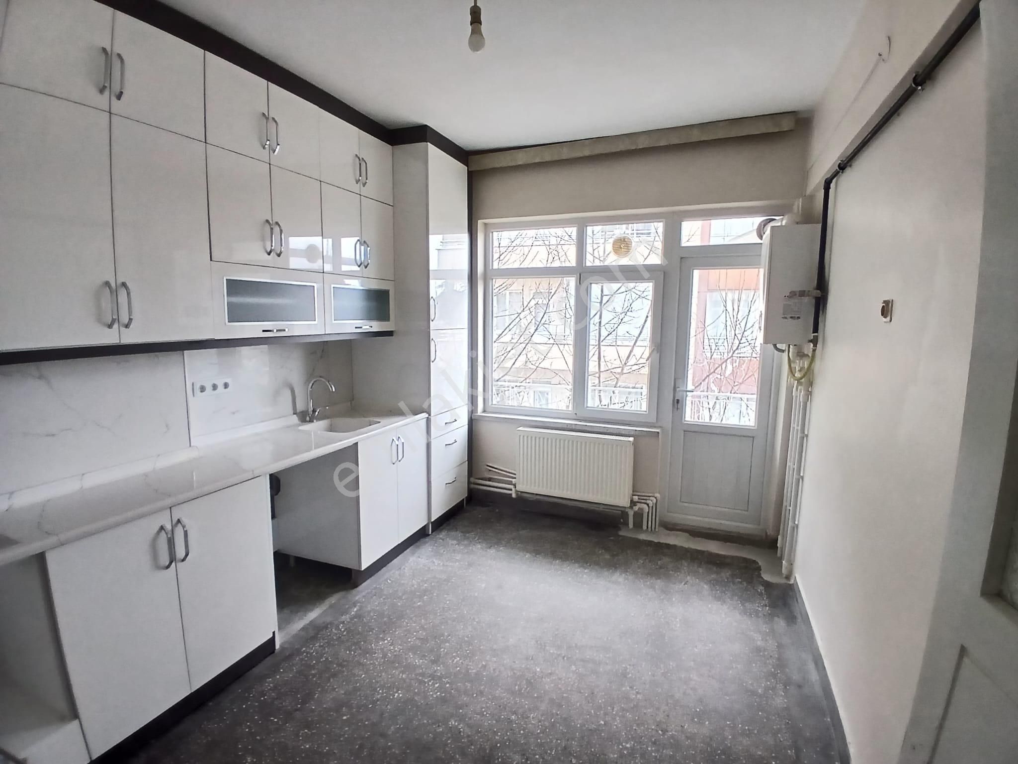 Akçay Emlak'tan Akşehir Stadyum Yanında Bakımlı 2. Kat Kiralık 3+1 Daire - Görsel 3