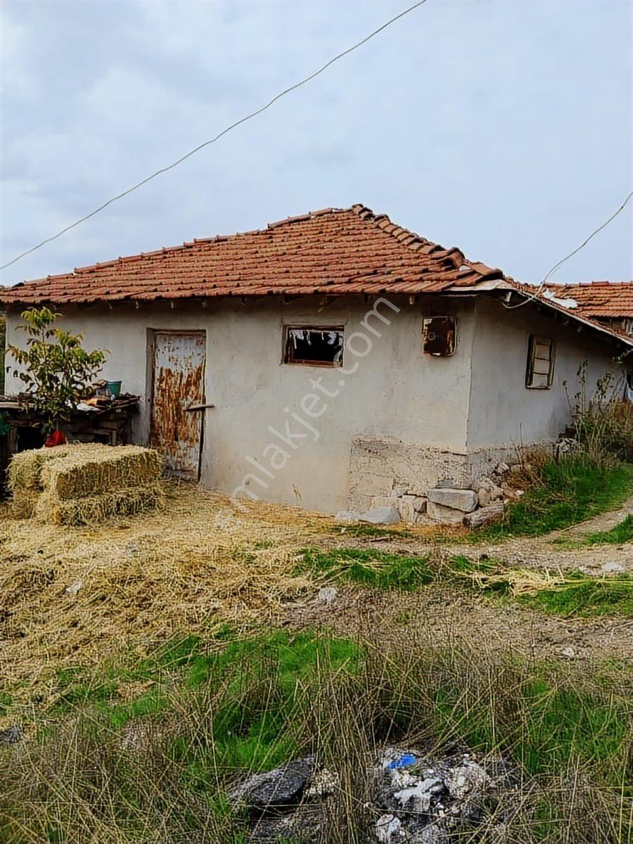 İçinde Resmi Elektirik Ve Suyu Bulunan Çiftlik - Görsel 2