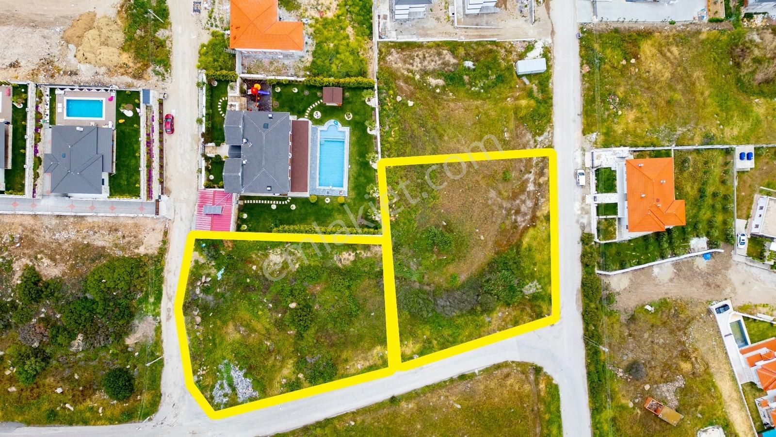 Foçaköyde Satılık 6 Villalık Köşe Arsa - Görsel 8