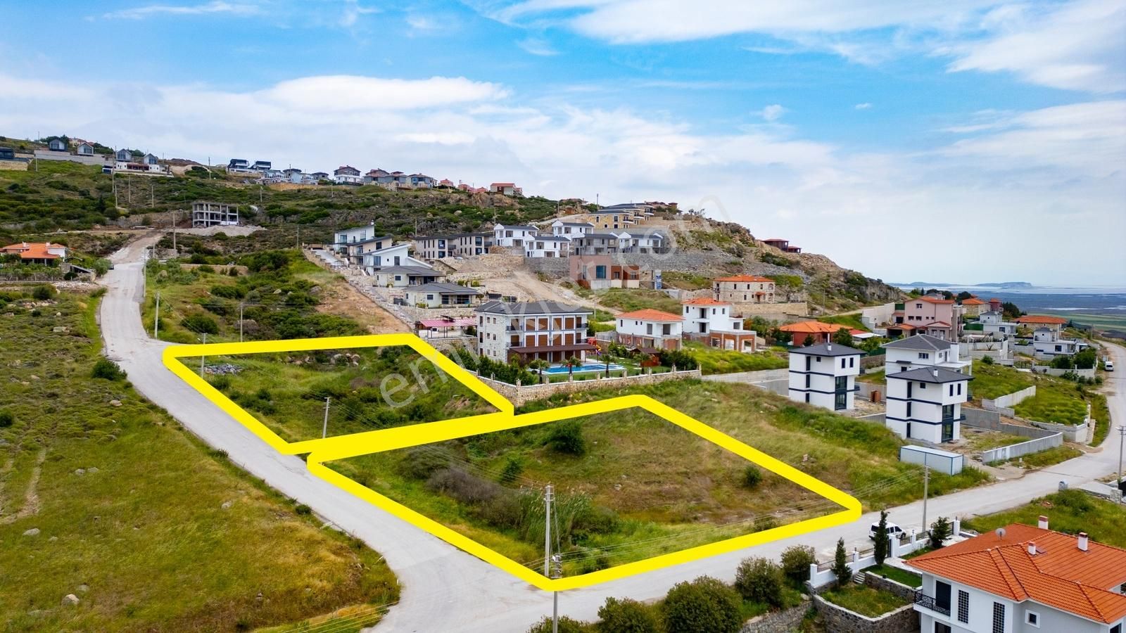 Foçaköyde Satılık 6 Villalık Köşe Arsa - Görsel 5