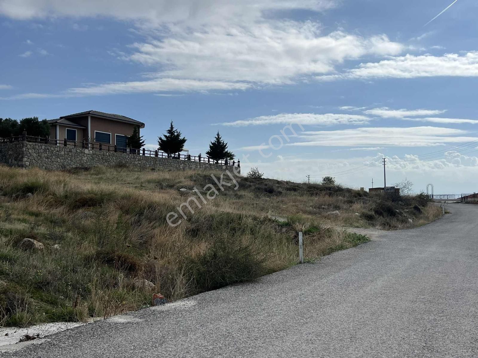 Foçaköyde Denizmanzaralı Köşe Parsel - Görsel 12