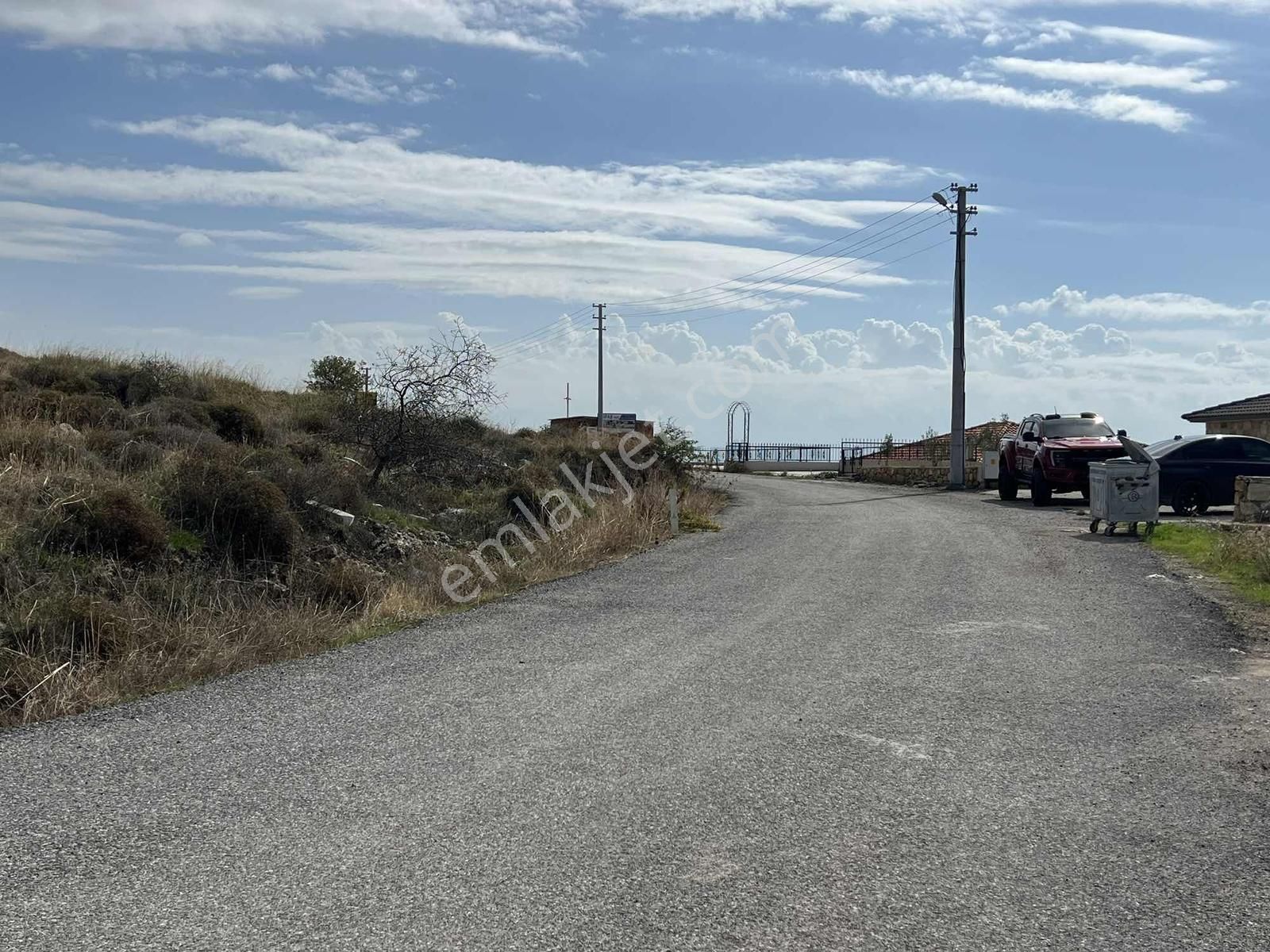 Foçaköyde Denizmanzaralı Köşe Parsel - Görsel 3