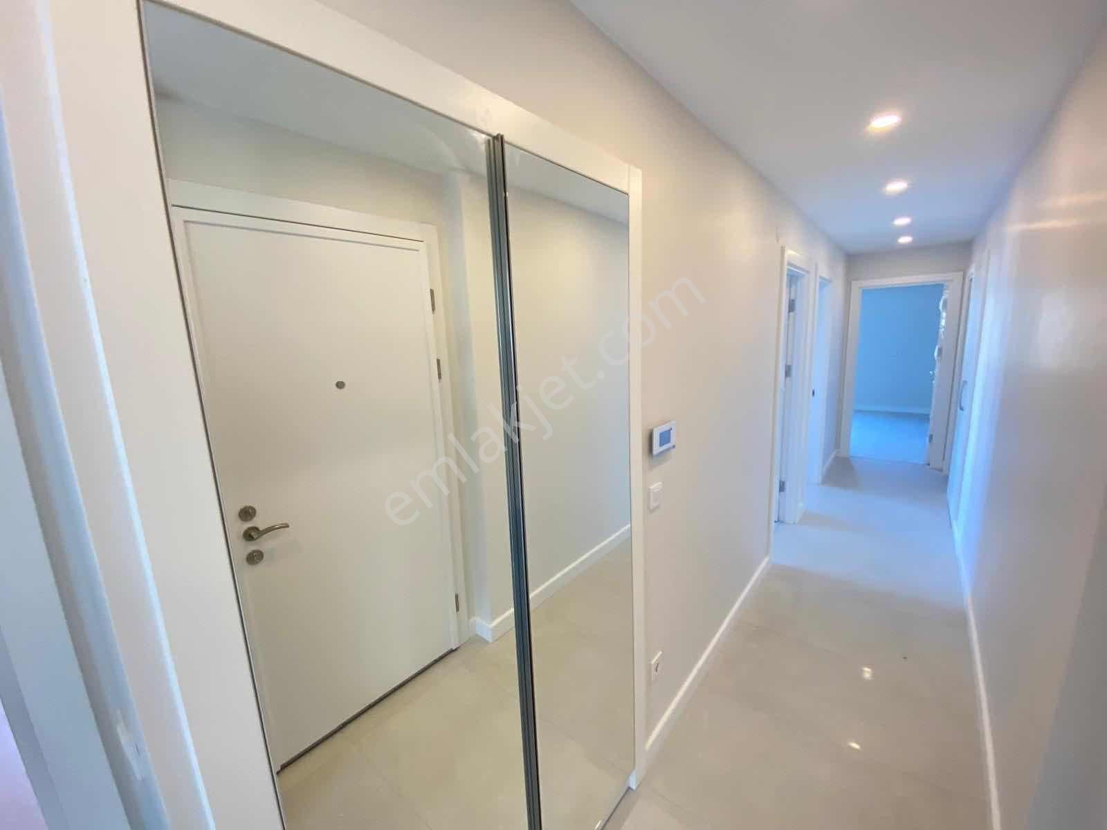 Fenerbahçe Sahilde Sıfır Bina 145 M2 Balkonlu Ebeveynli Lüx 3+1 - Görsel 31