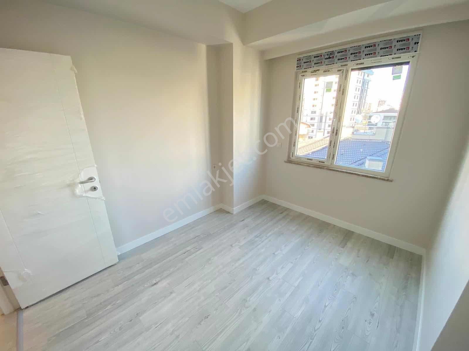 Fenerbahçe Sahilde Sıfır Bina 145 M2 Balkonlu Ebeveynli Lüx 3+1 - Görsel 5