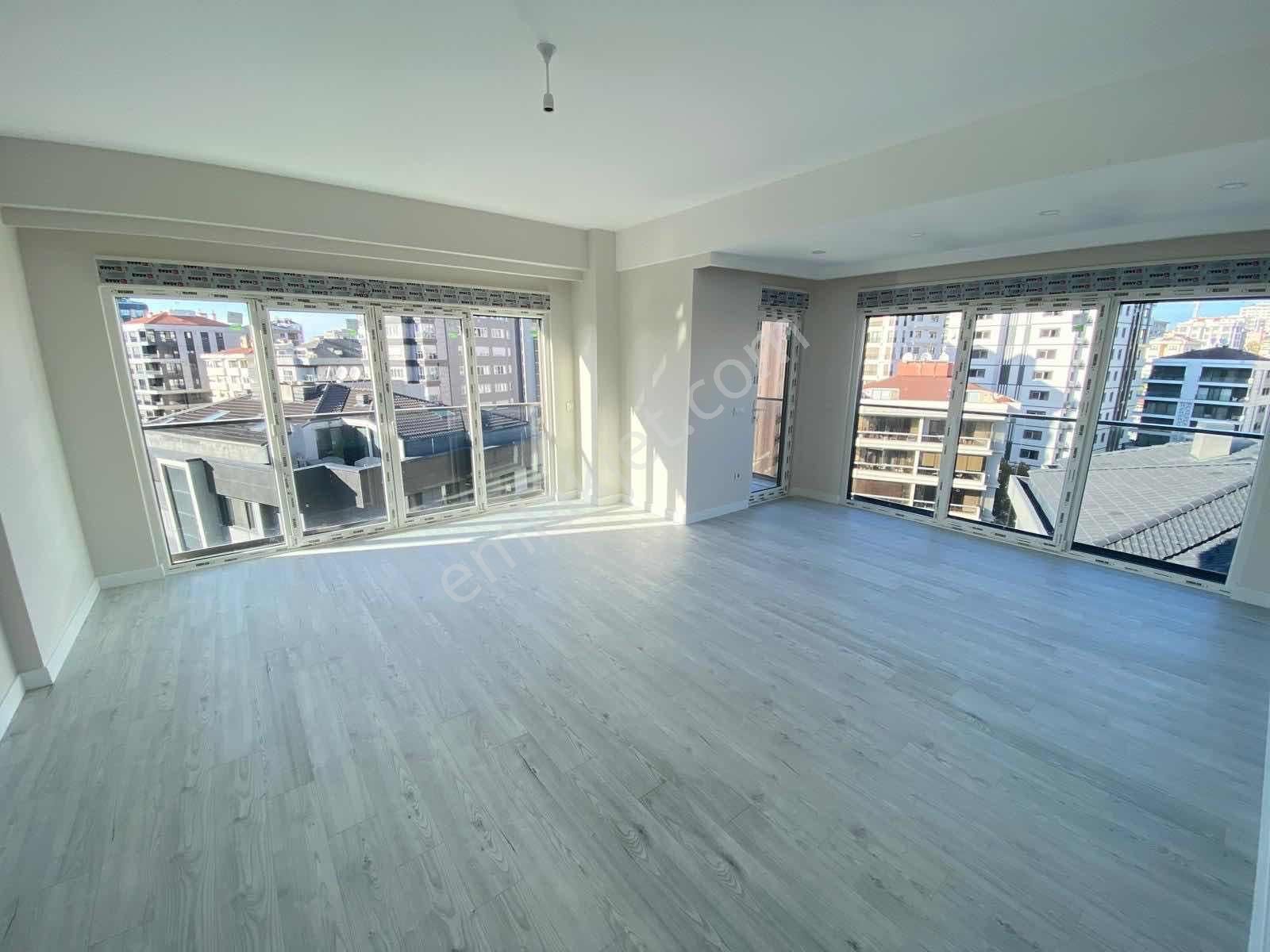 Fenerbahçe Sahilde Sıfır Bina 145 M2 Balkonlu Ebeveynli Lüx 3+1 - Görsel 30