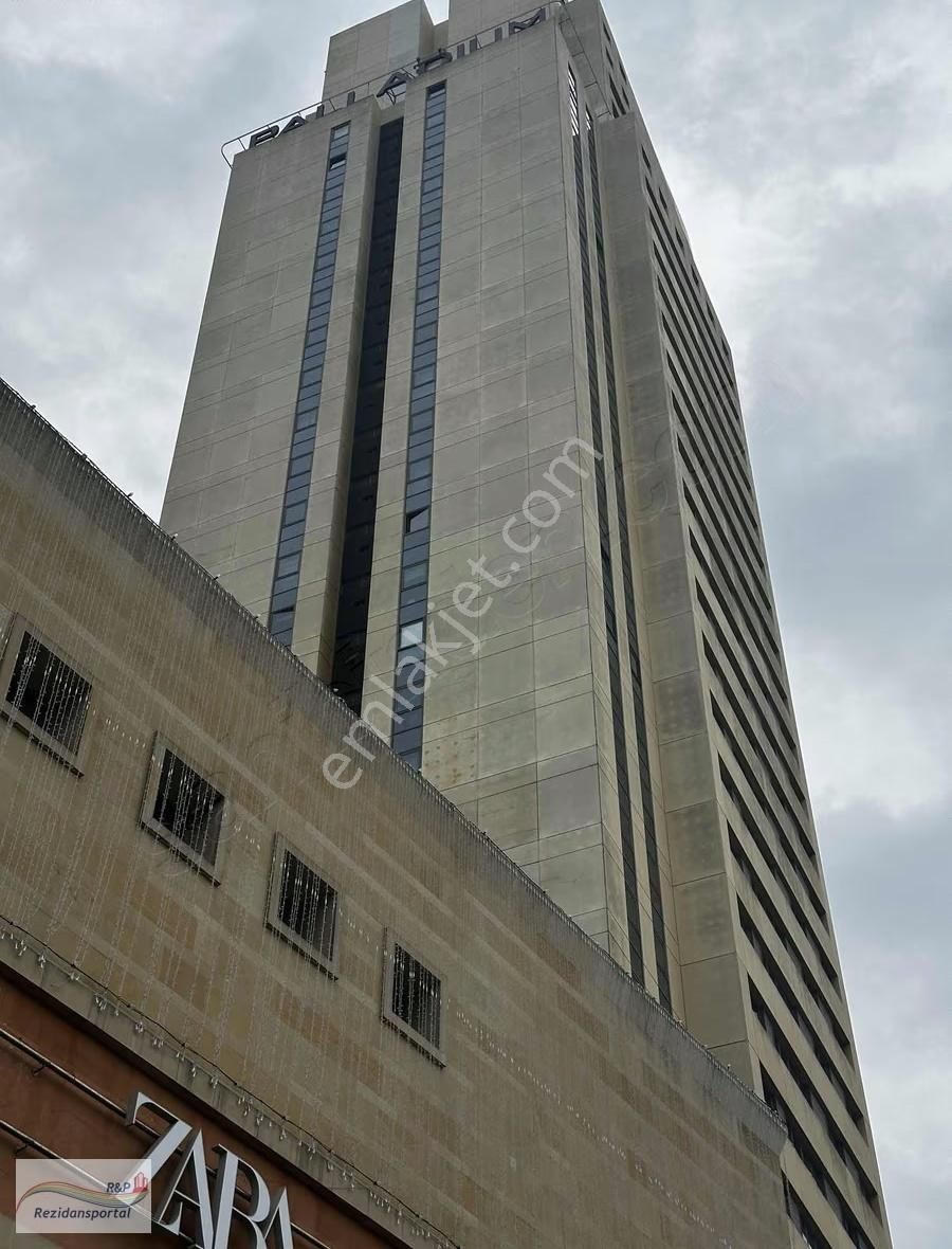 Ataşehir Paladium Avm İş Merkezinde Kiralık Ofis