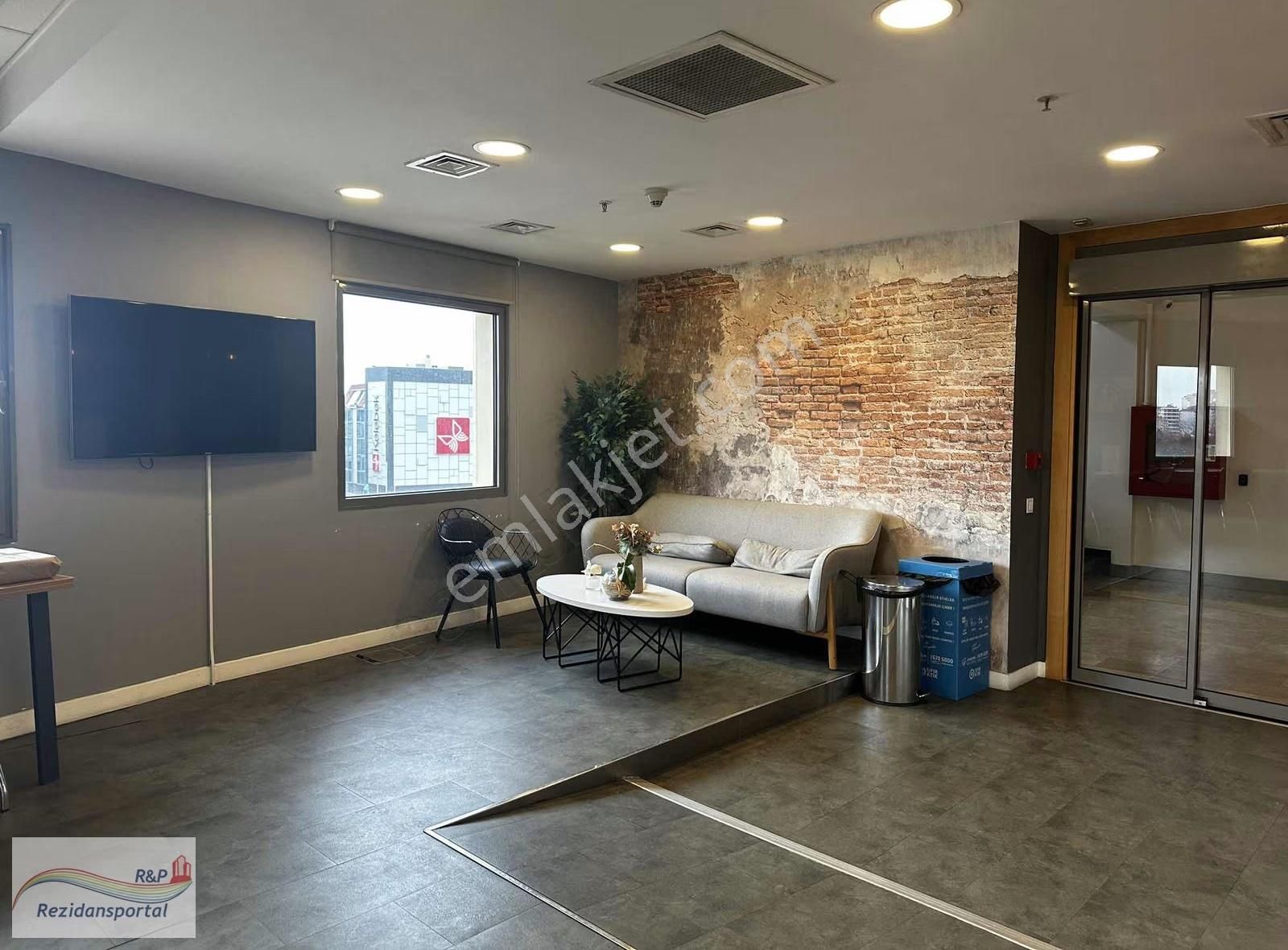 Ataşehir Paladium Avm İş Merkezinde Kiralık Ofis - Görsel 9