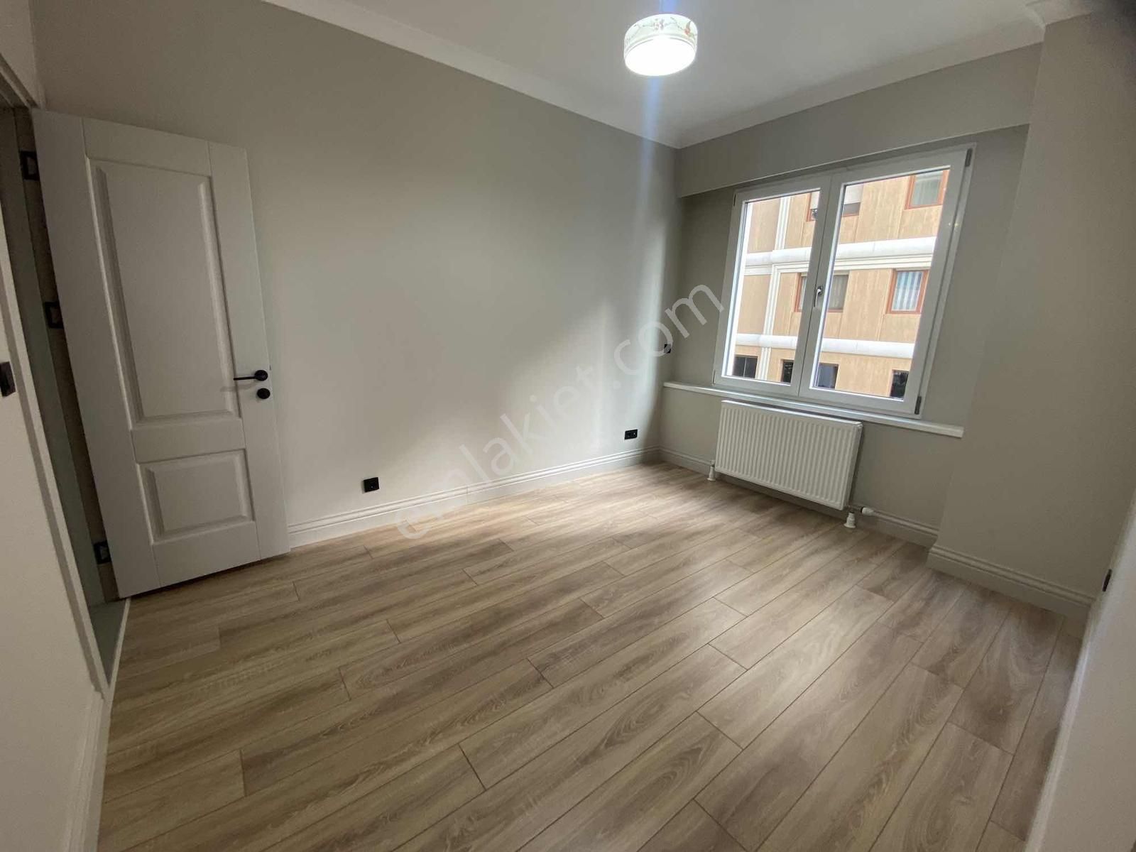 Suadiye Sahilde Denize 2 Adım Güvenlikli Havuzlu 110 M2 Lüx 2+1 - Görsel 16