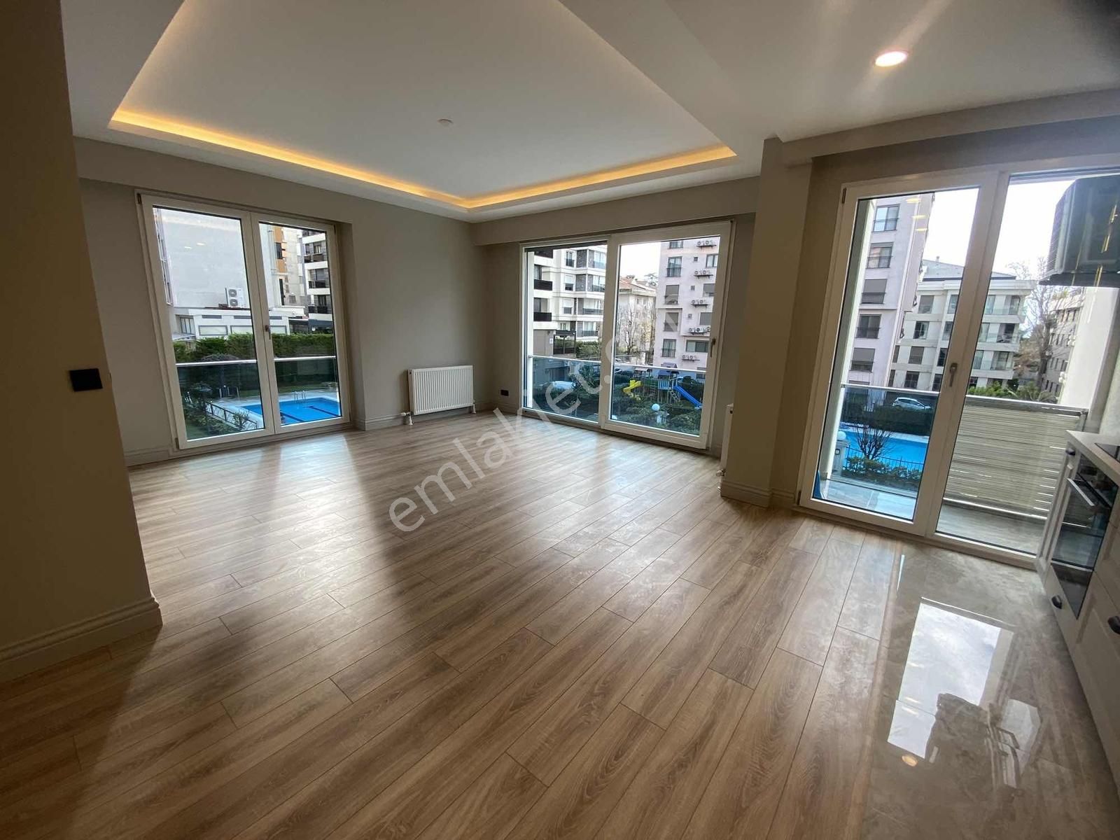 Suadiye Sahilde Denize 2 Adım Güvenlikli Havuzlu 110 M2 Lüx 2+1 - Görsel 4